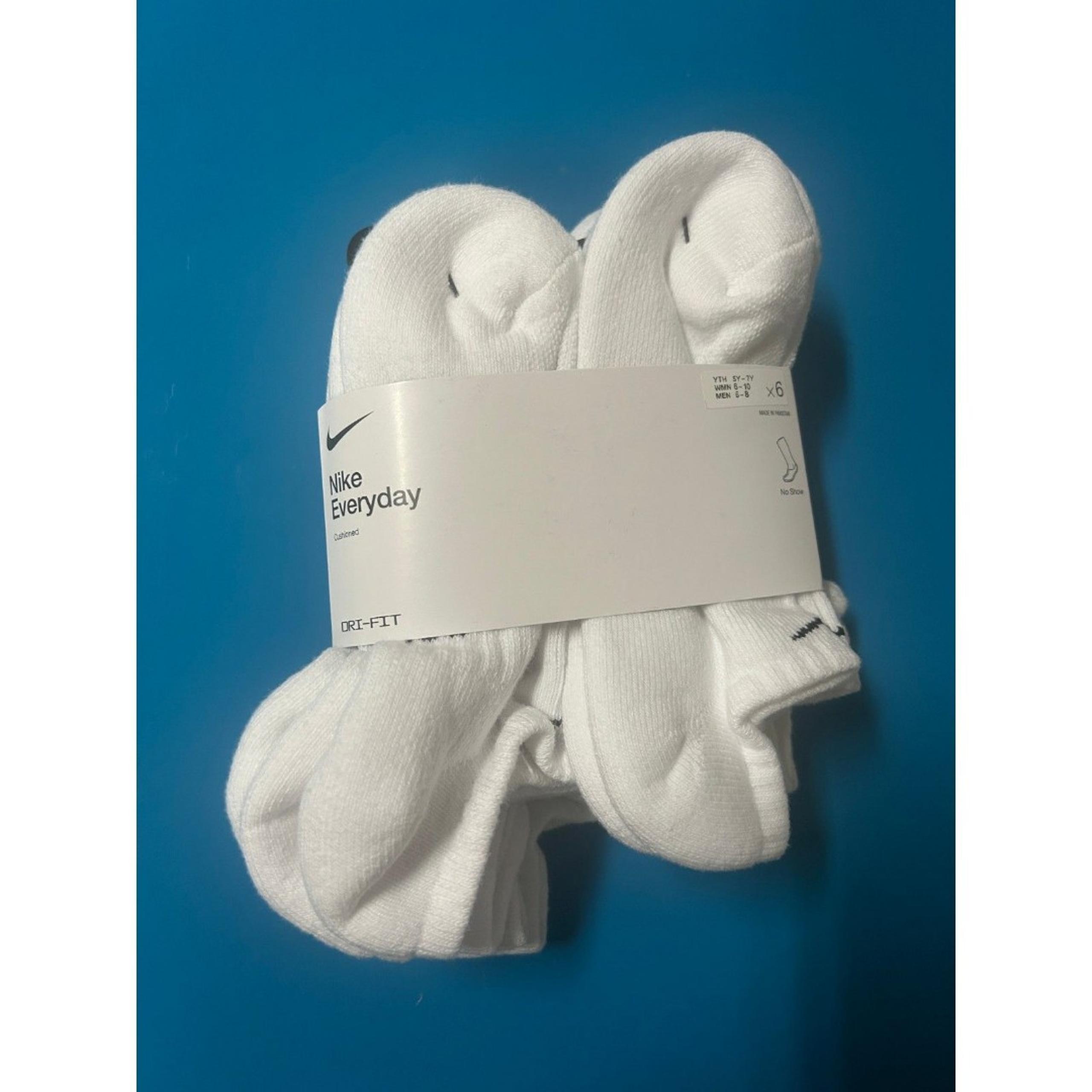 Nike Women's Performance Dri Fit No Show Cotton Cushioned Socks White M