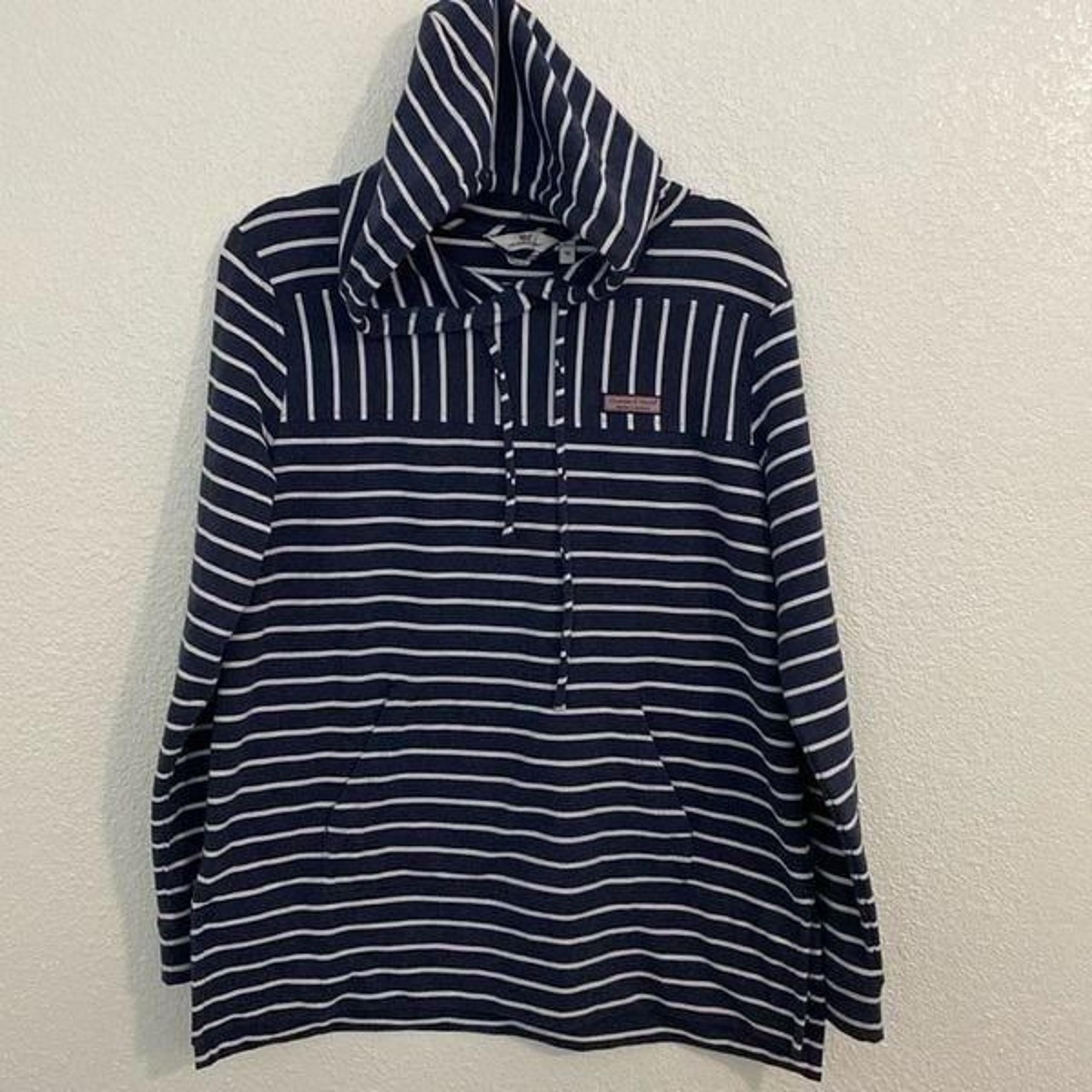 Vineyard Vines- navy blue and white striped hoodie- Size Medium