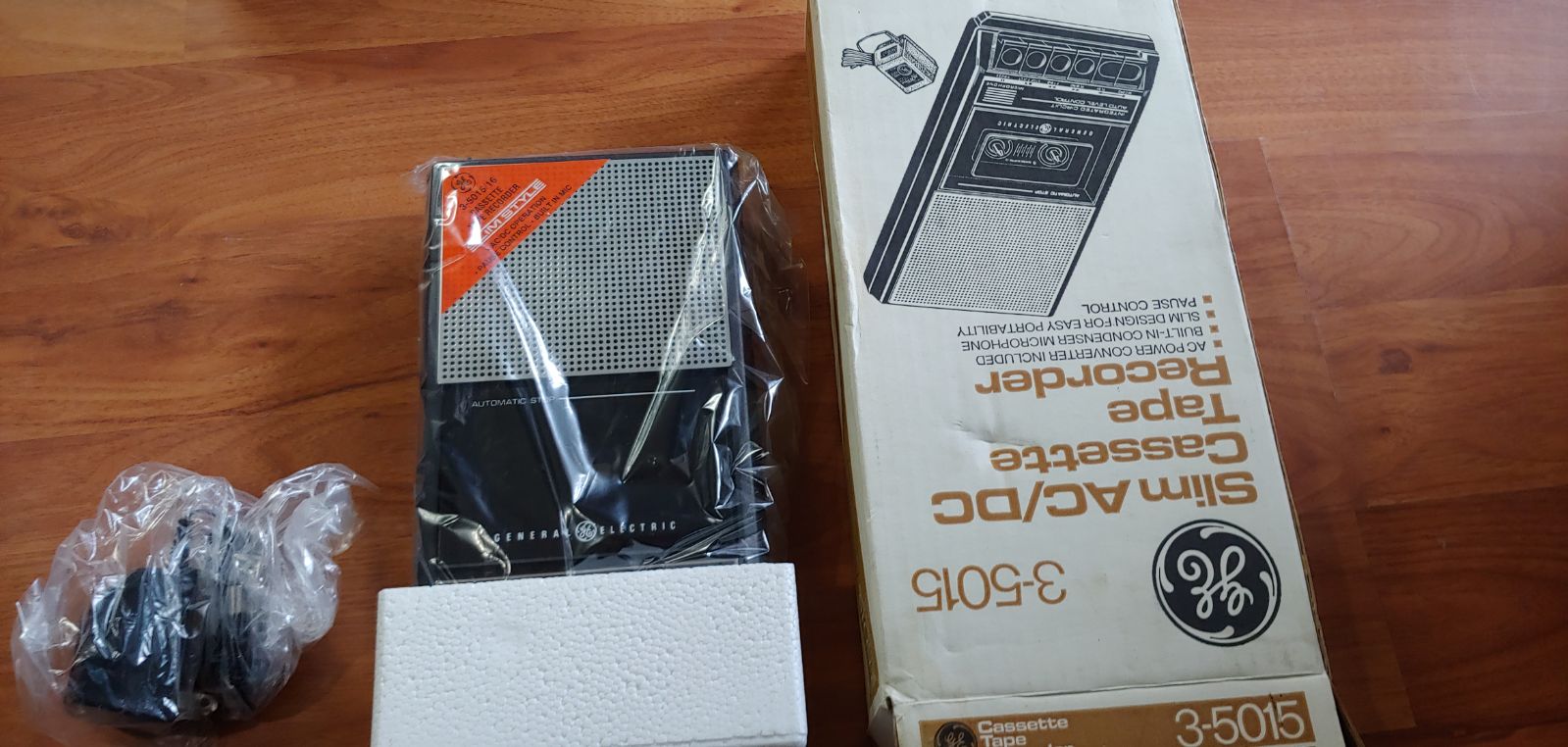 GE 3-5015 AC/DC Cassette Tape Recorder