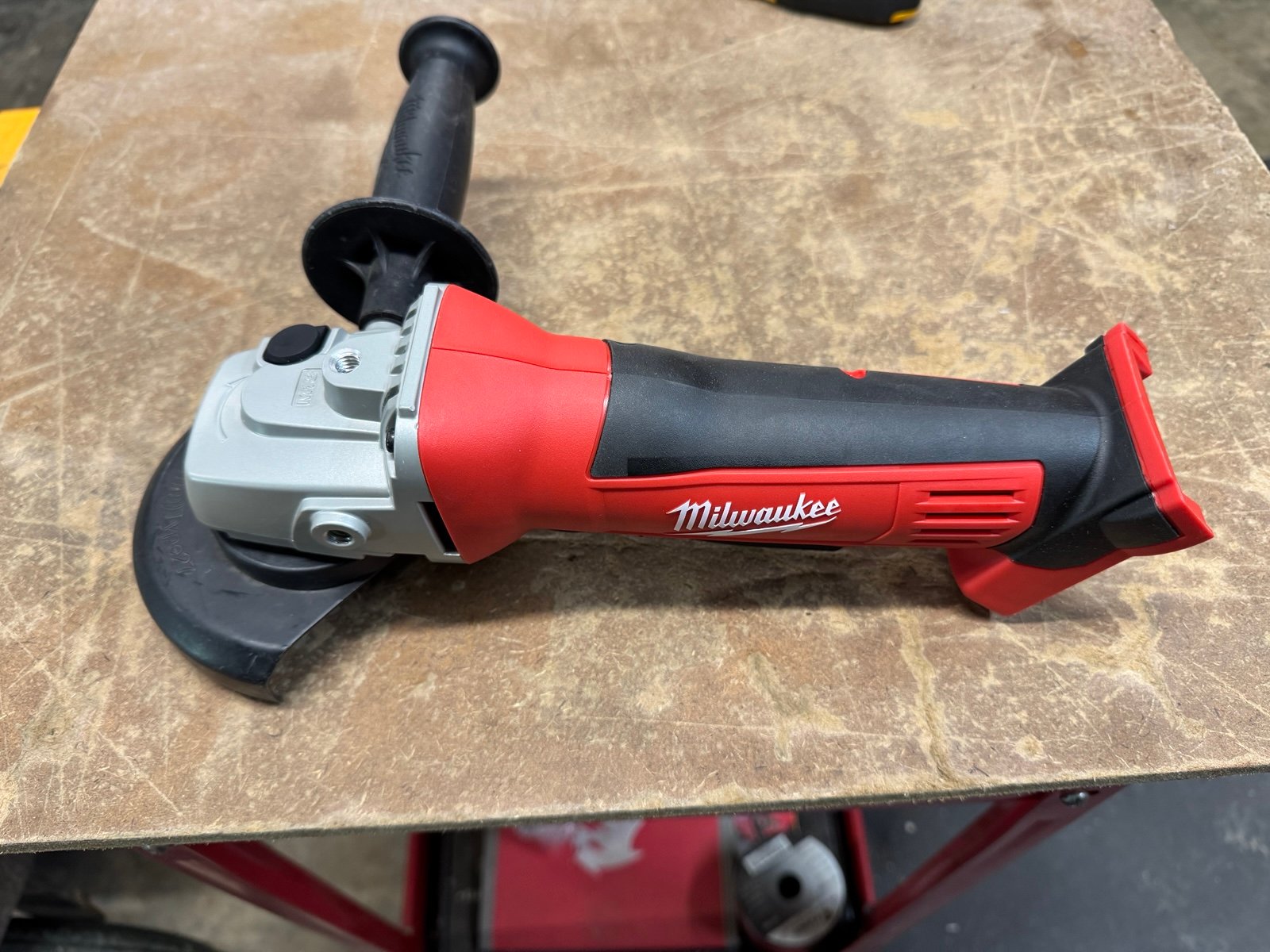 Milwaukee 2680-20 M18 18V Lithium Ion 4 1/2 Inch Cordless Grinder