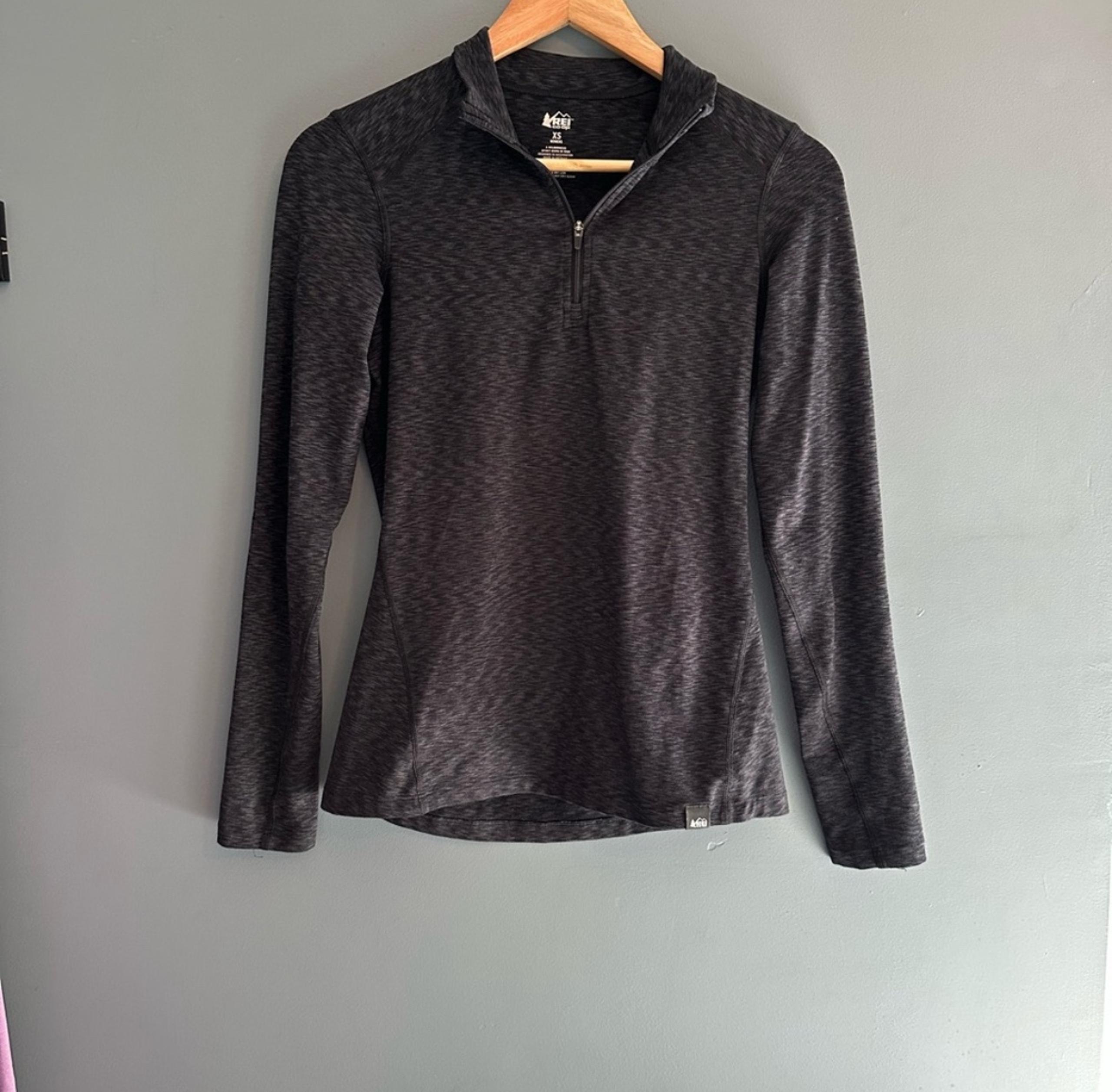 REI long sleeve quarter zip top