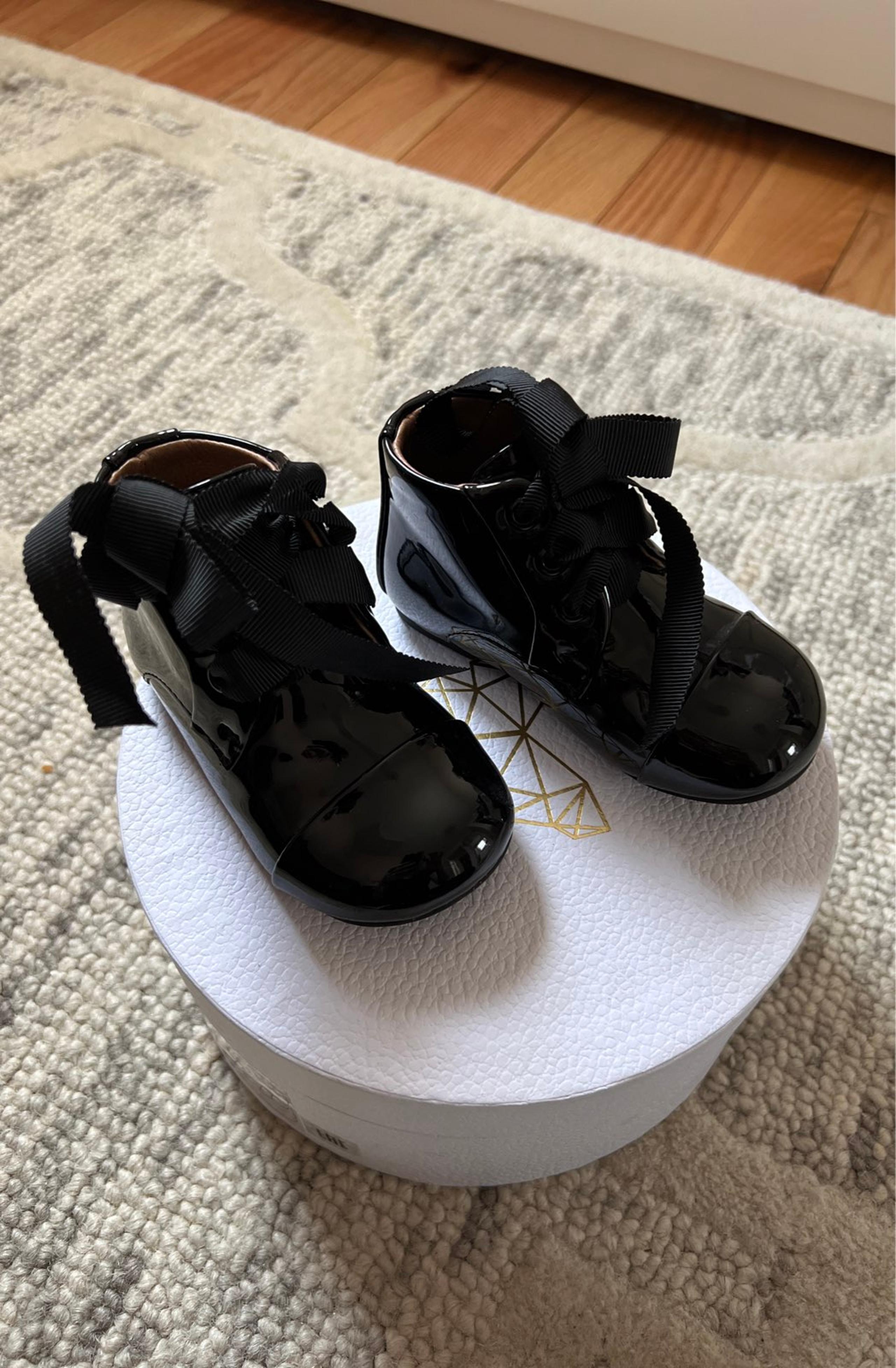 Age of innonce black ankle boots