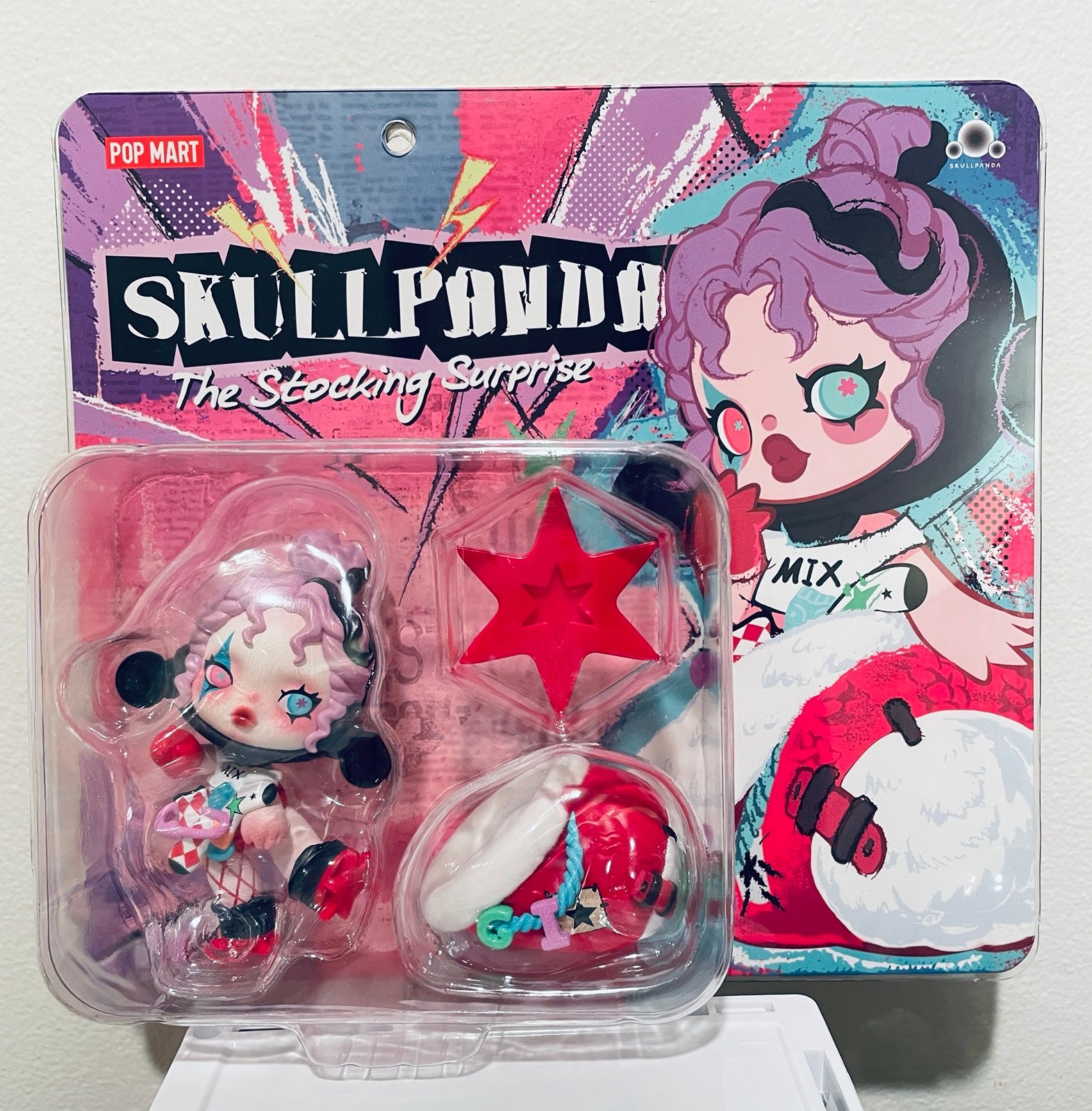 SKULLPANDA The Stocking Surprise Figure - POP MART (Hong