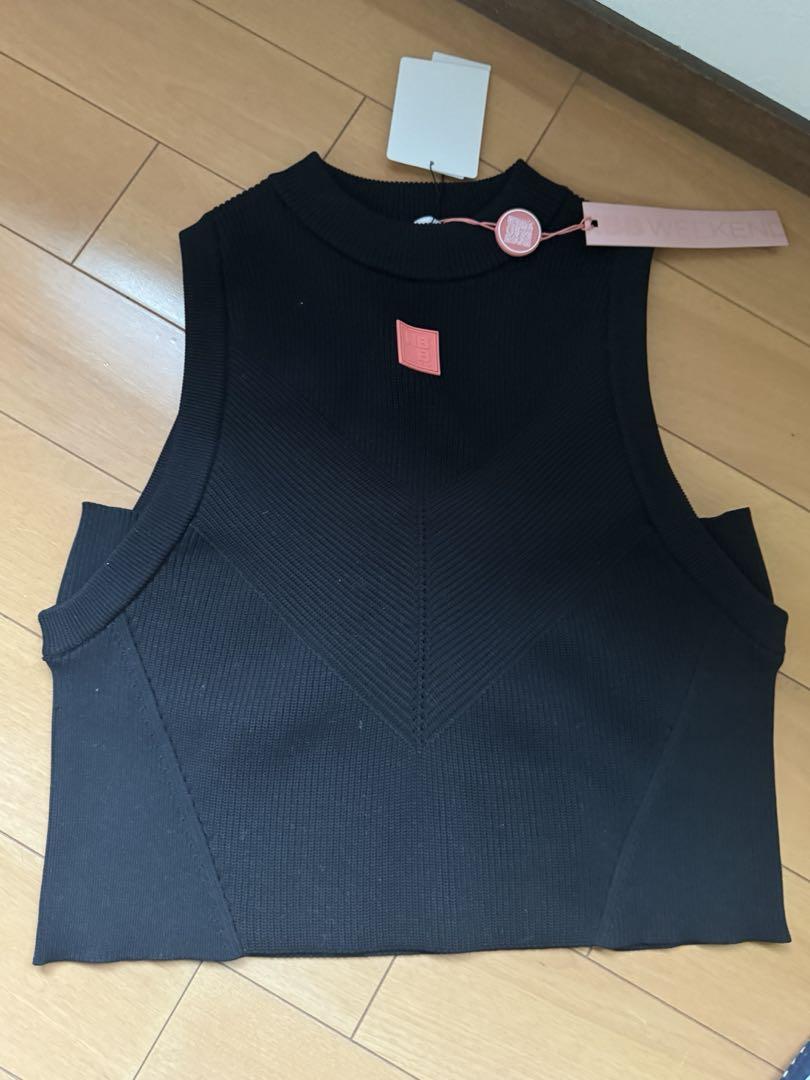 Black sleeveless top