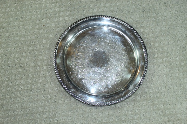 Vintage Wm A. Rogers Round Silver-Plated Platter Tray Braided Rope Edge 15”