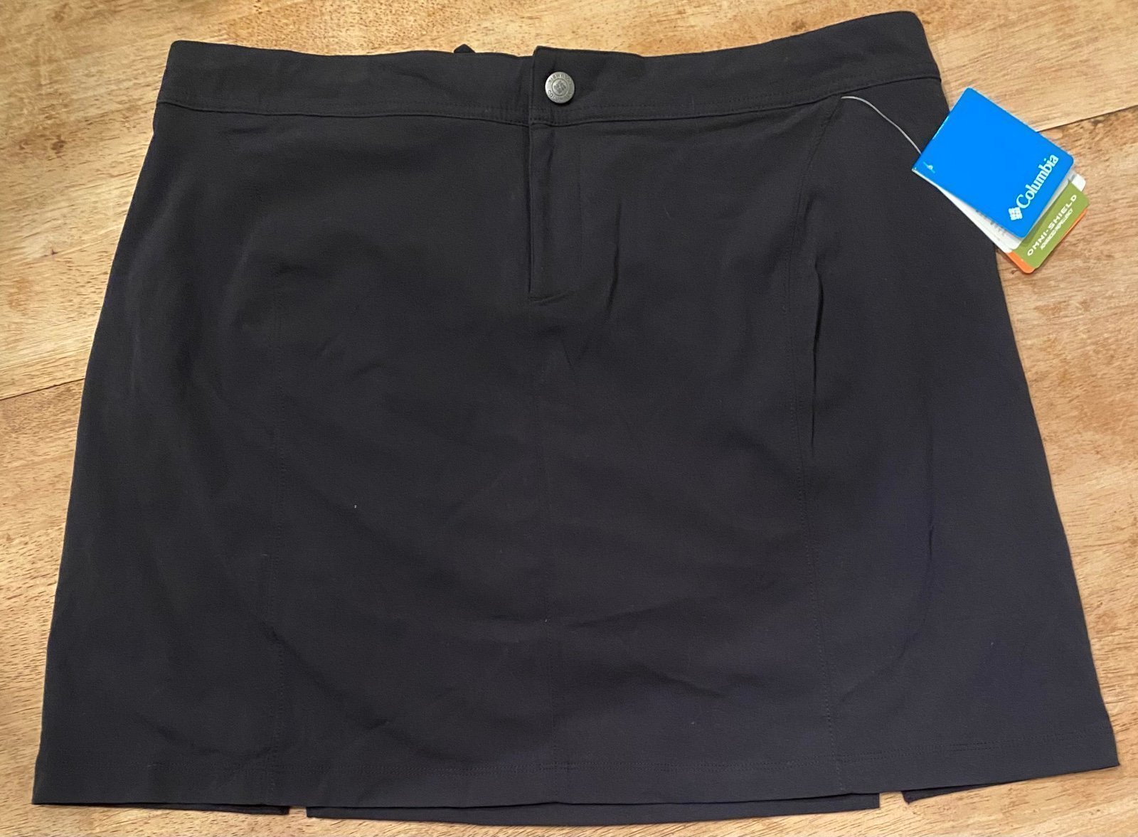 NWT Columbia Women’s Size 14 Black Nylon Blend Omni Shield Three Rocks Skort