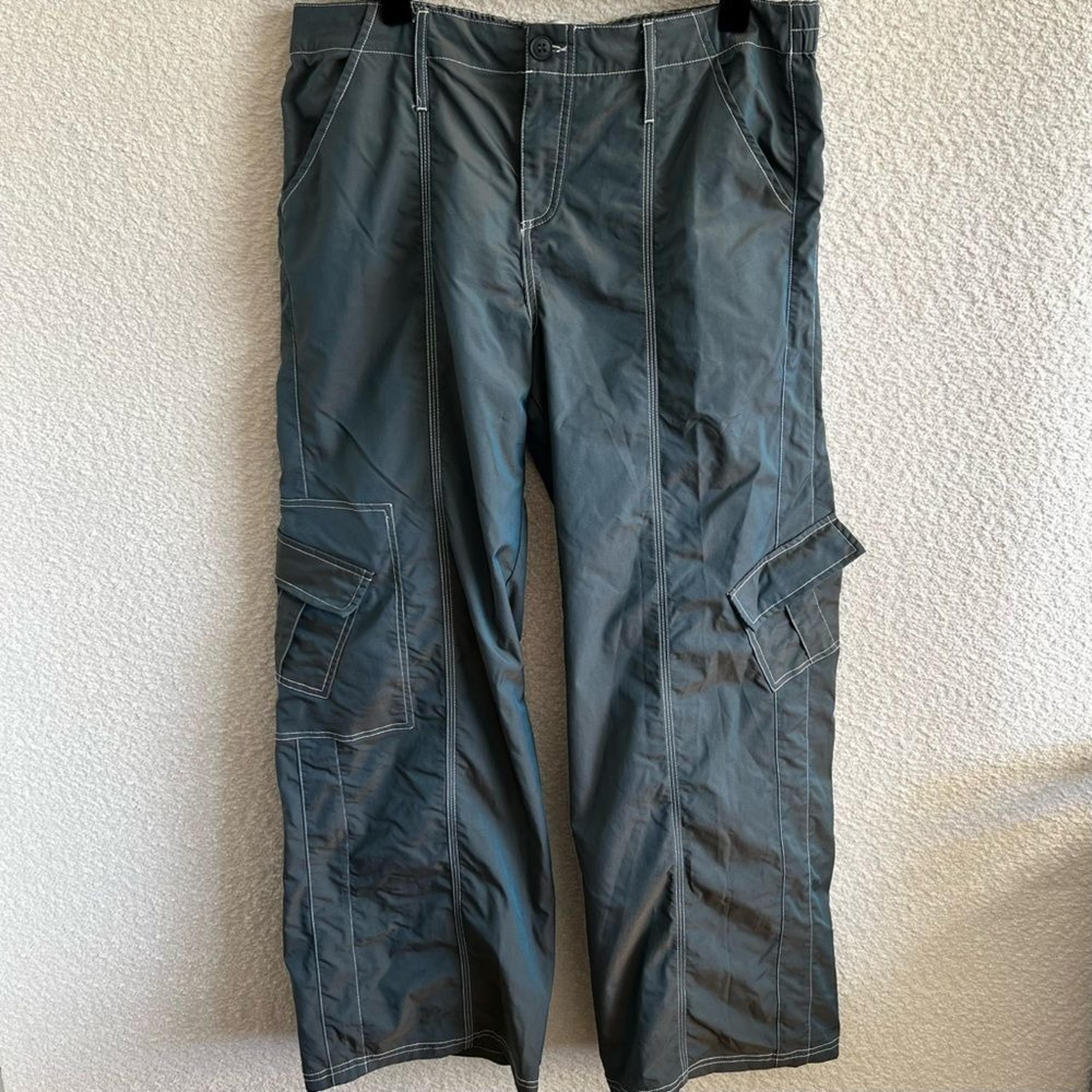 Urban Outfitters UO Women's Y2K Nylon Low Rise Cargo Pants Size Large