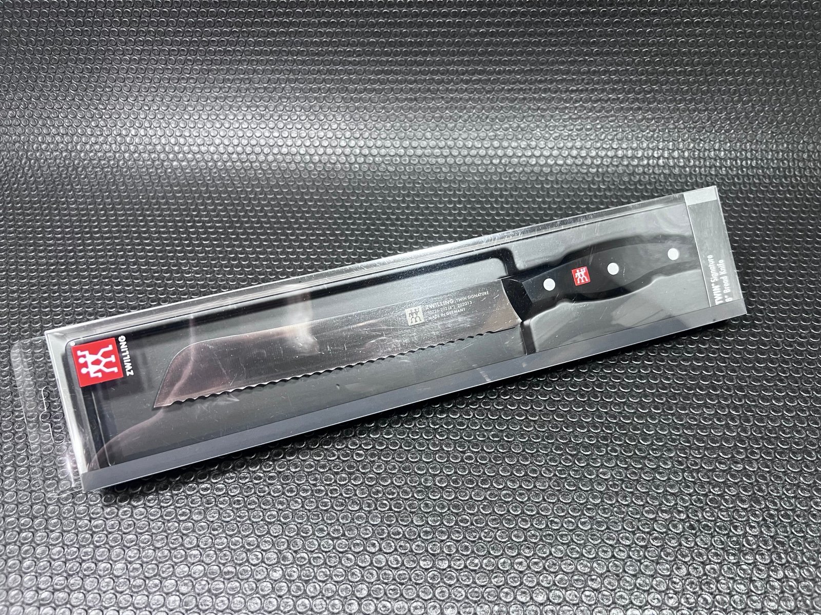 ZWILLING 8 inch Bread Knife Twin Signature Stainless Steel NEW