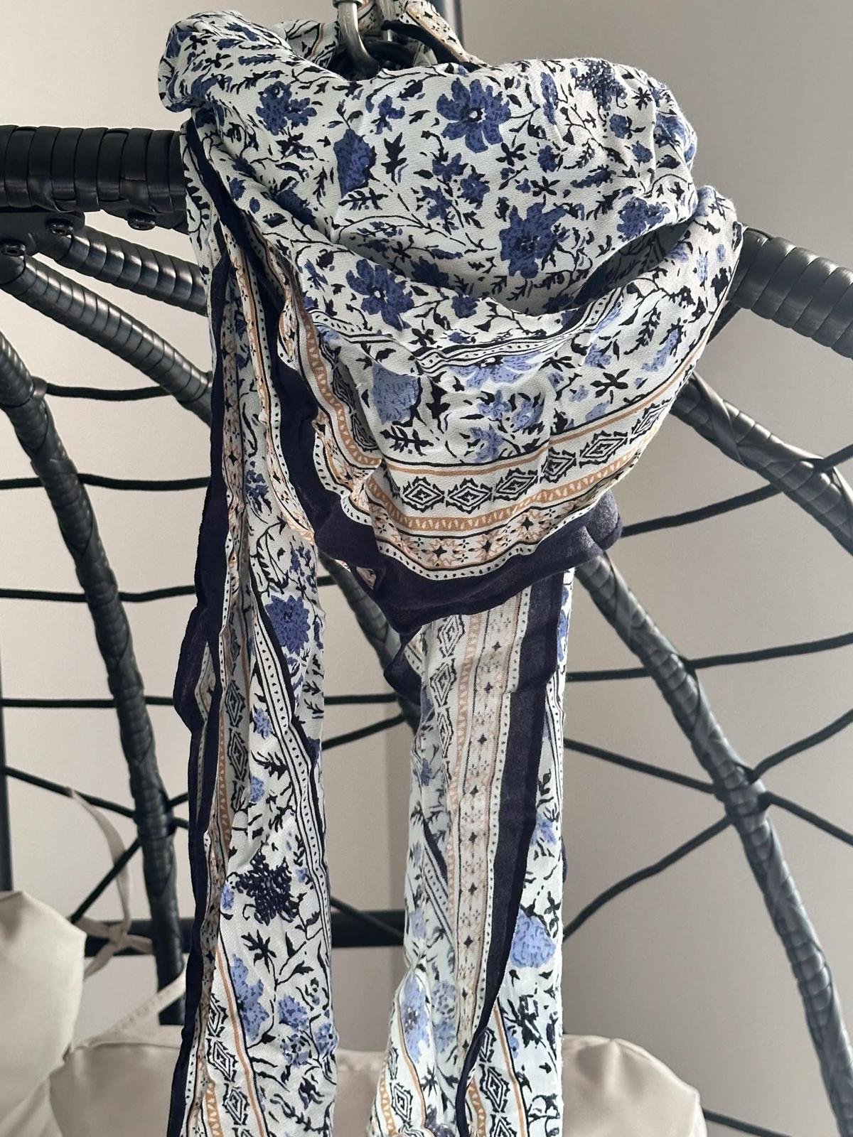 Elegant Floral Print Scarf