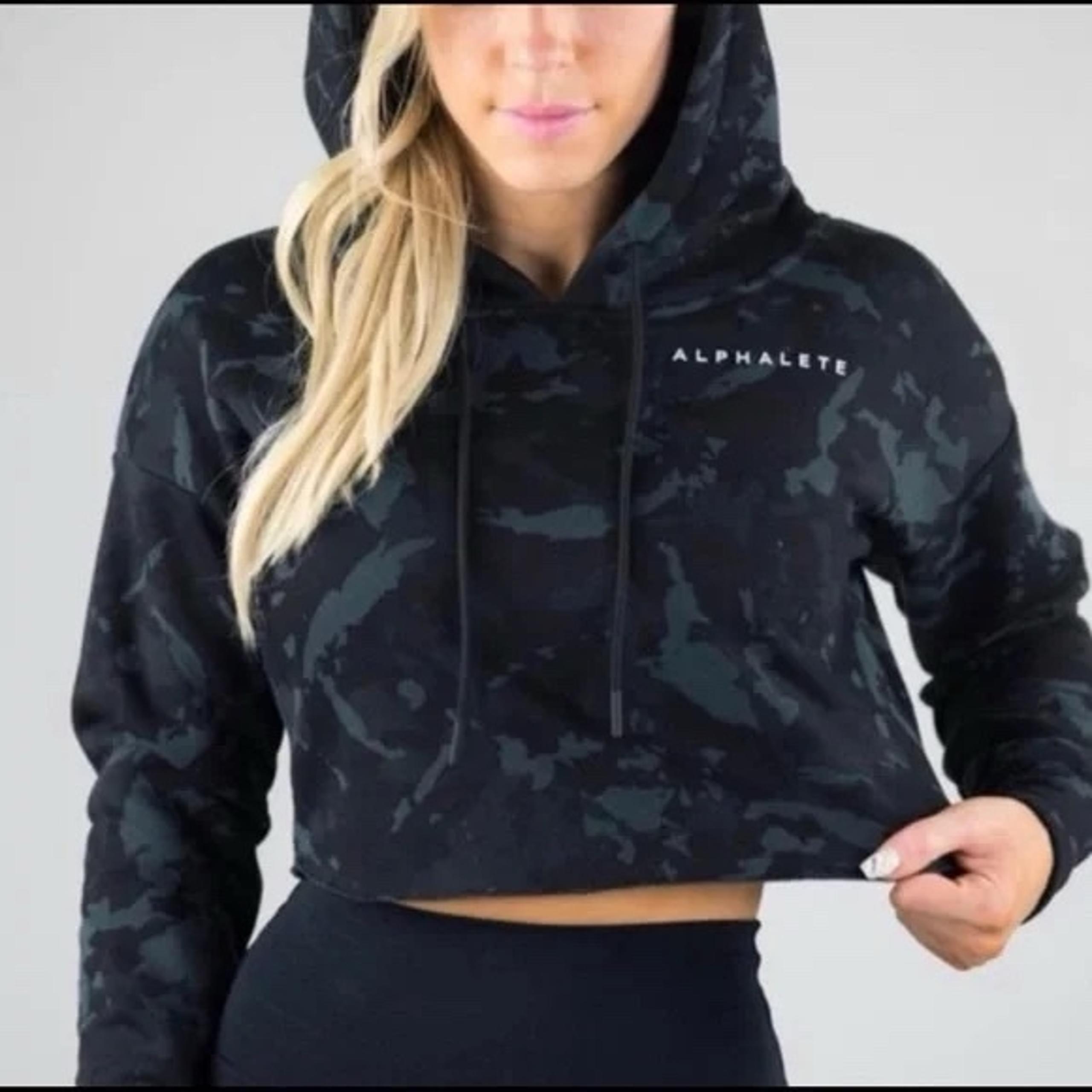 Alphalete Cropped Camo Hoodie