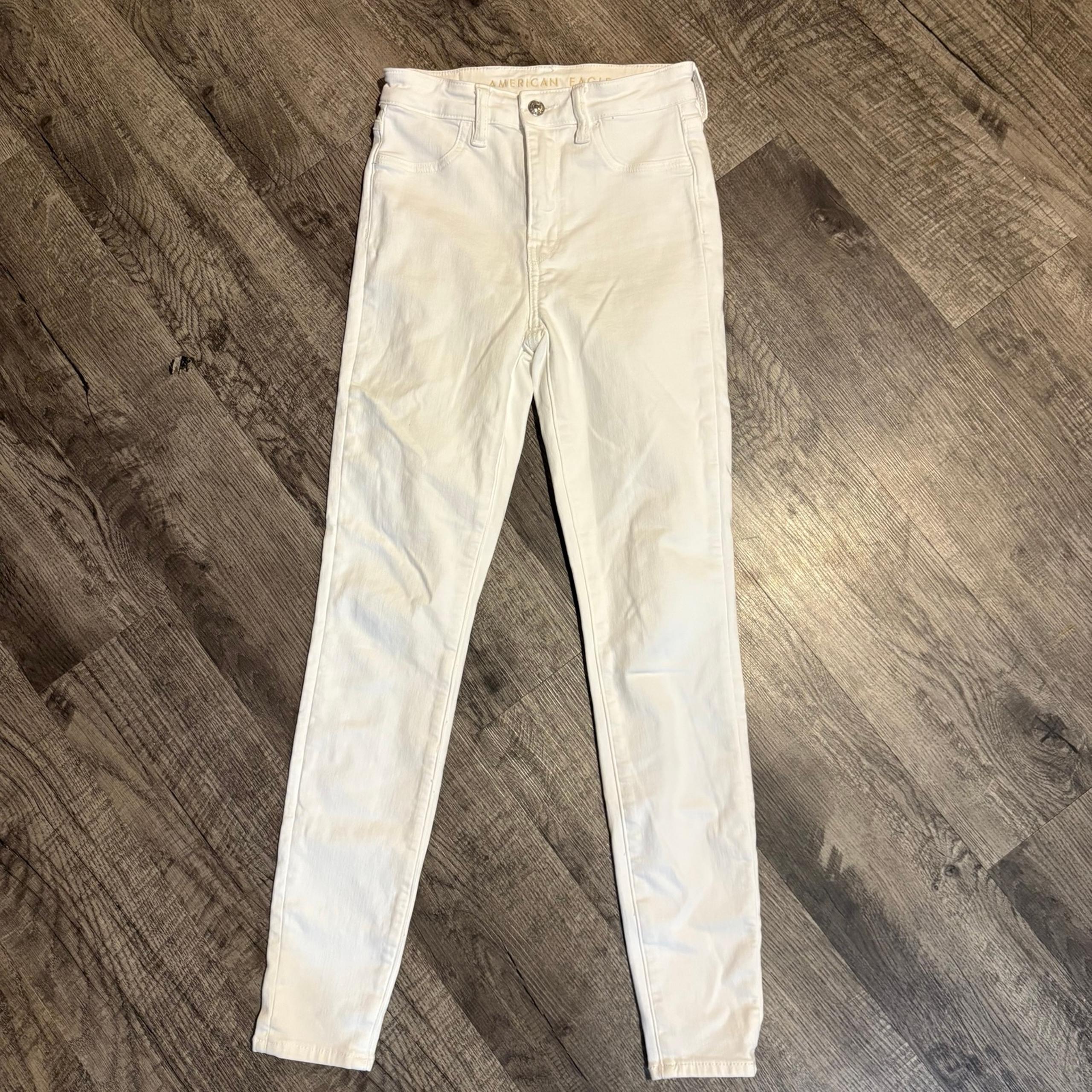 American Eagle Women’s 0 White Super Hi-Rise Jegging Jeans