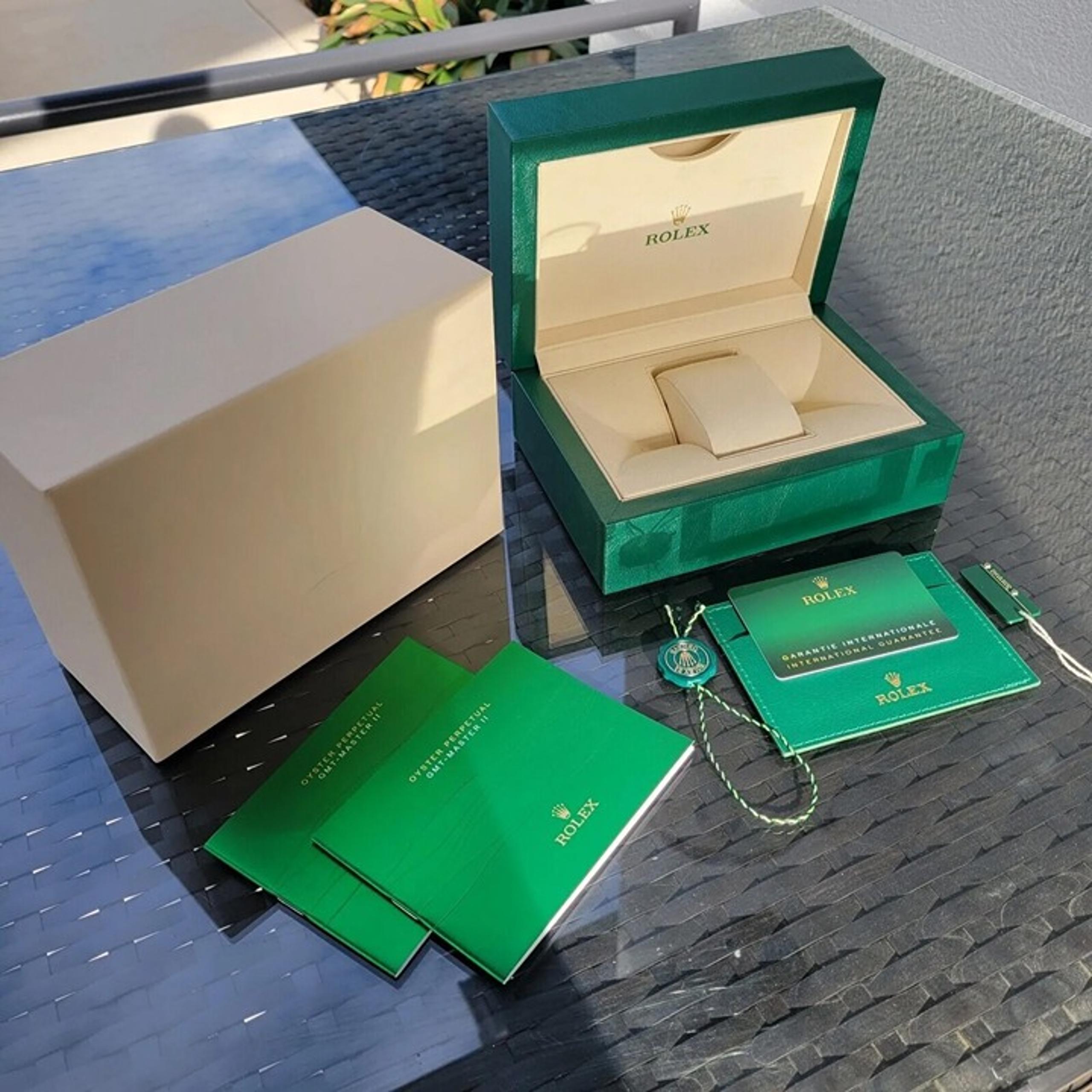 Green Leather Box x10