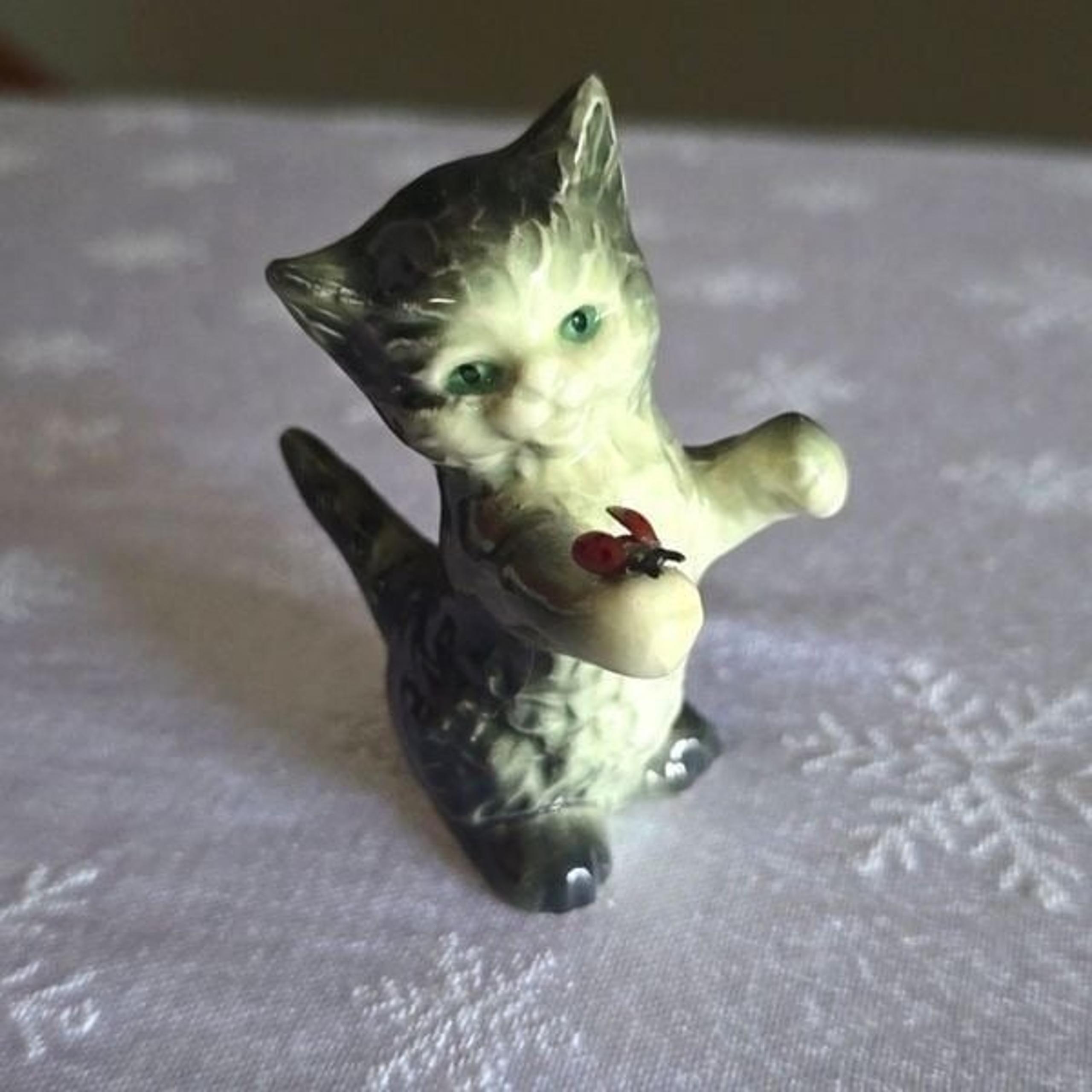 Vintage Goebel Porcelain Gray Kitten Green Eyes Lady Bug on paw 2 1/2 in tall
