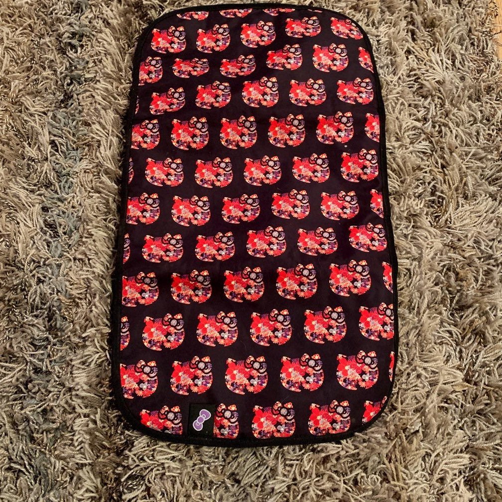 Ju-Ju-Be hello kitty changing pad