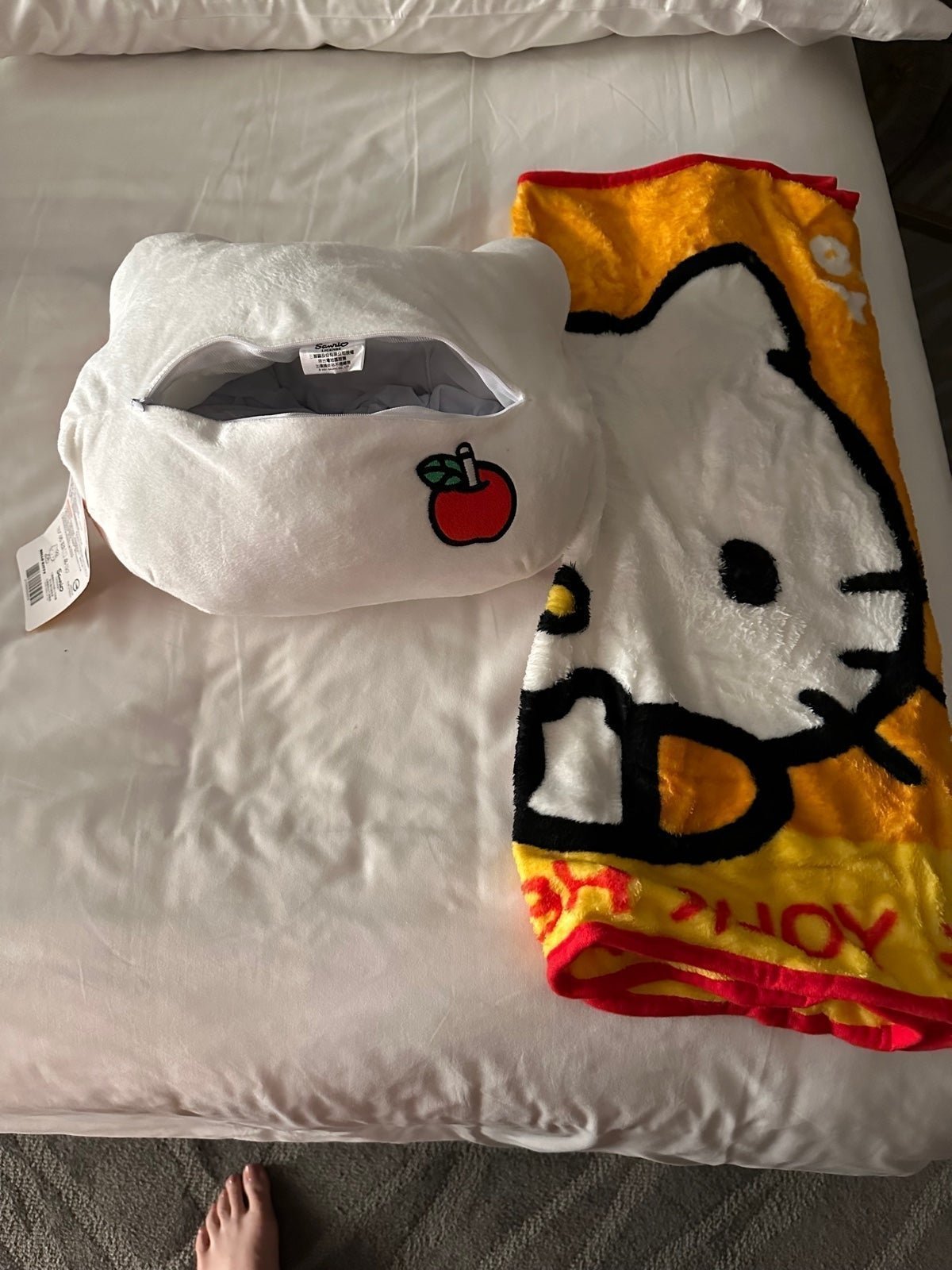 Hello kitty plush hand warmer stuff with own blanket