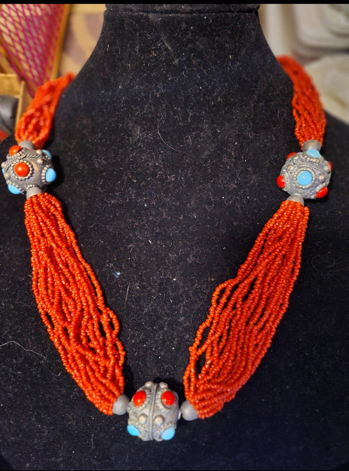 SYNTHETIC OXBLOOD CORAL MULTI STRAND BEADS W/SILVER BALLS WITH CAB STONES