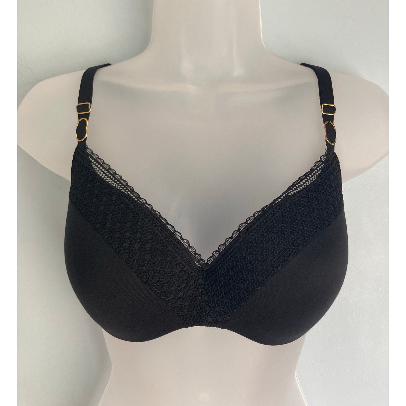 Victoria's Secret Bra Incredible Lined Demi 34D Black NWOT