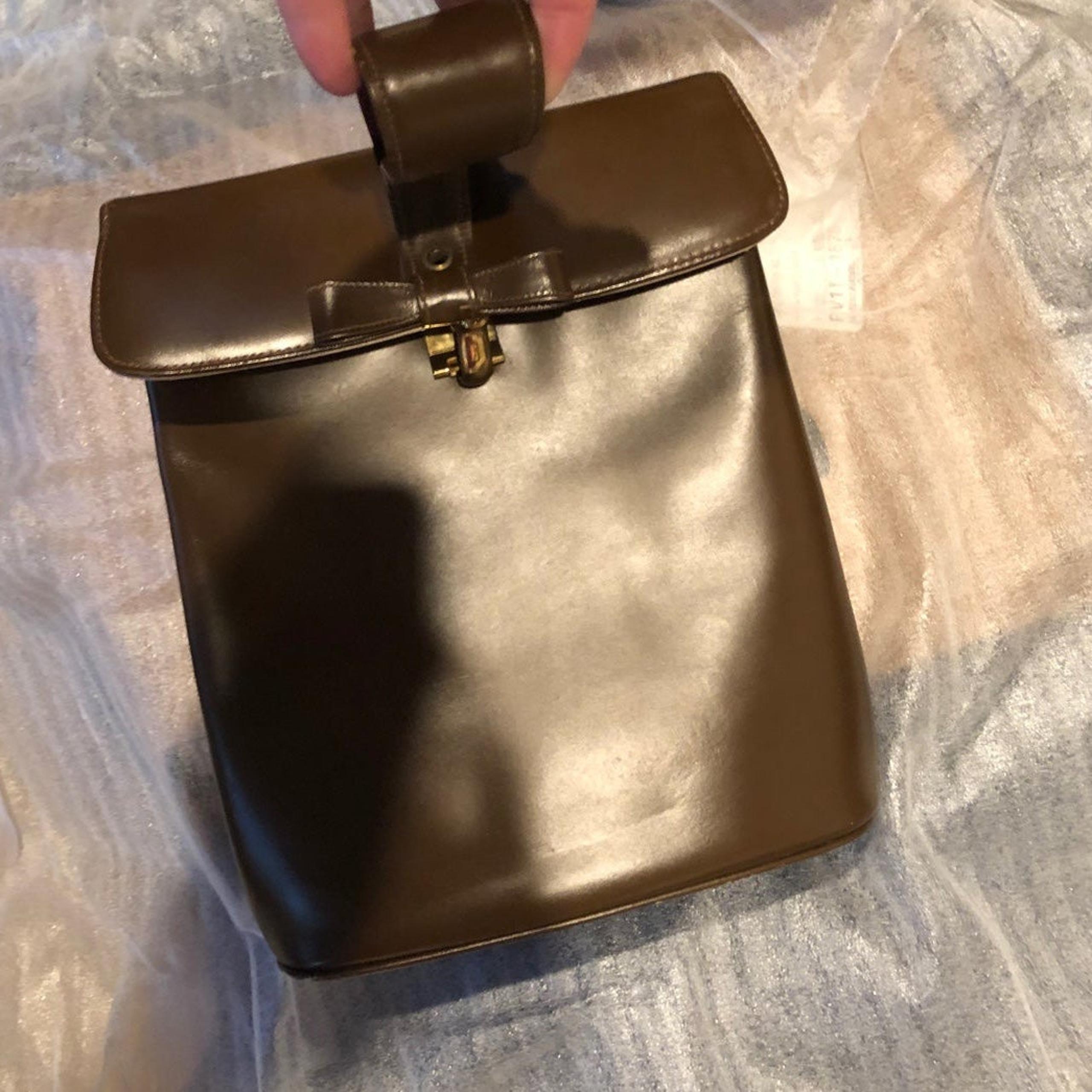 Vintage Handbag with Unique Clasp