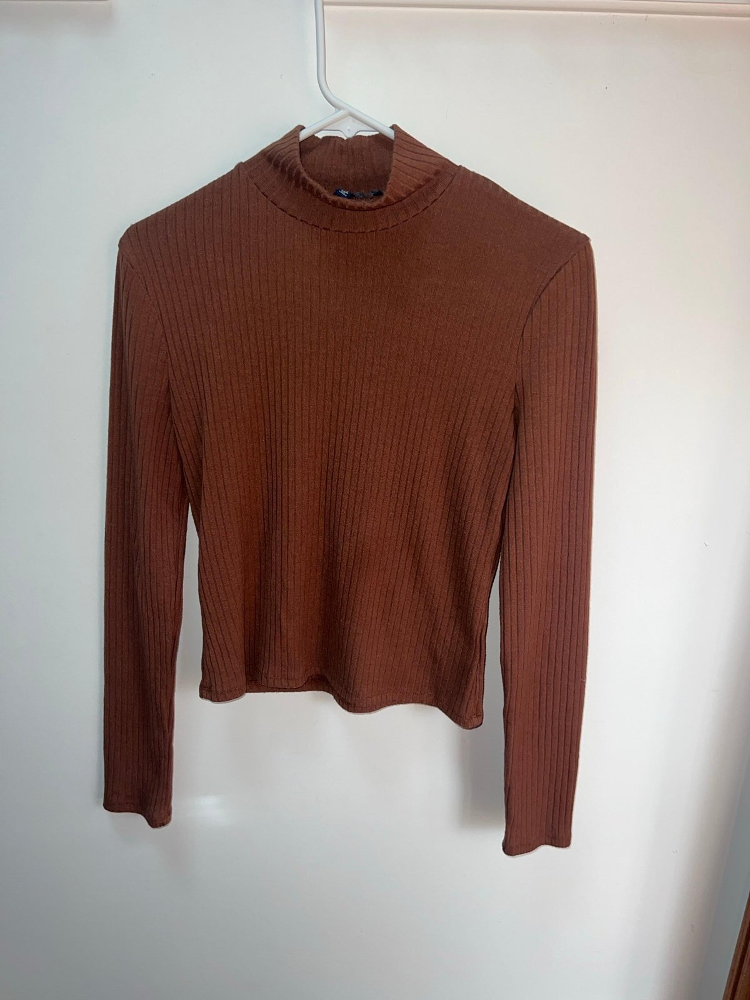 One clothing los angeles brown turtleneck sweater size M