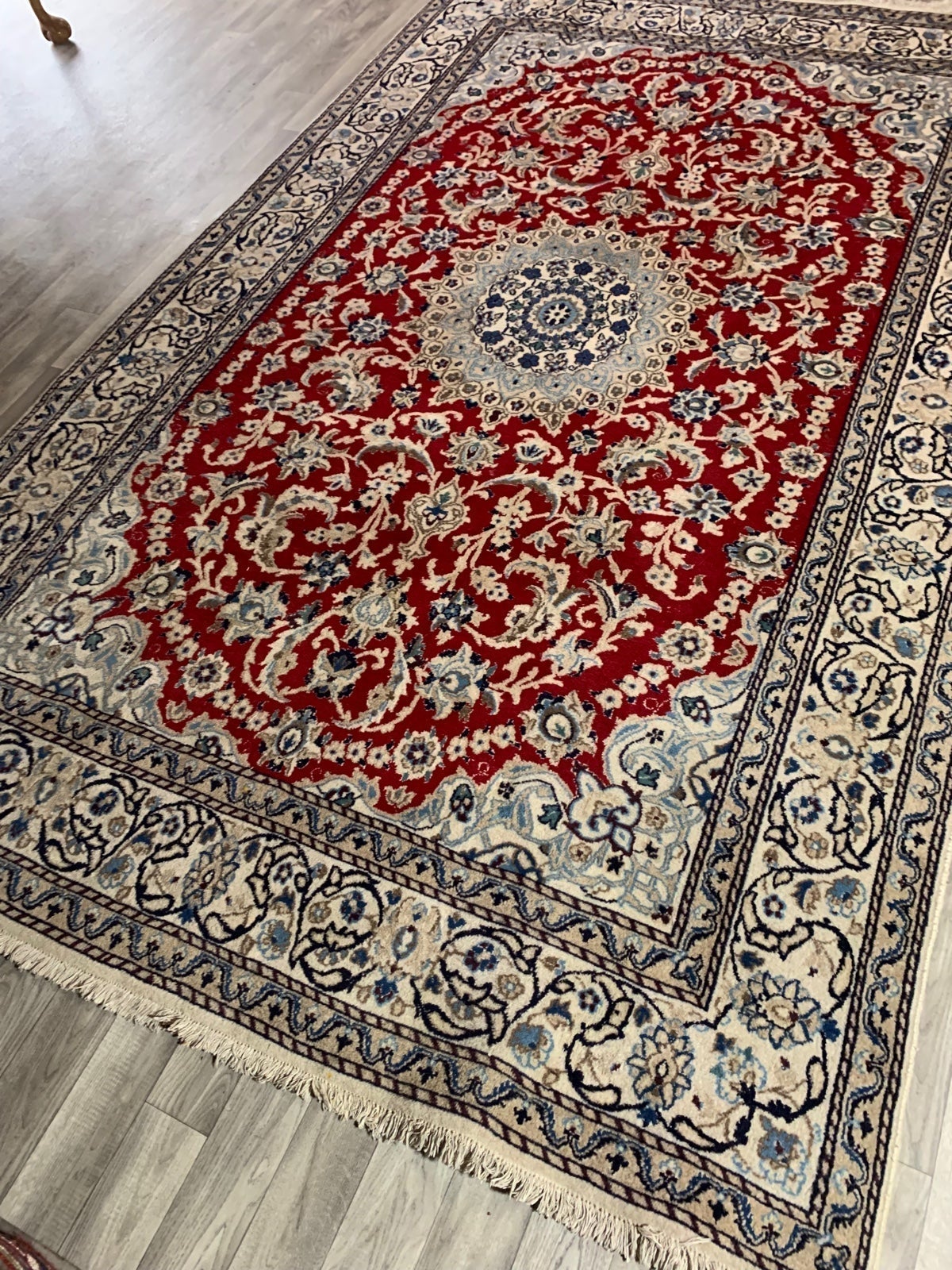 Vintage handmade wool rug 6’4x9’9