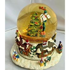 CHRISTOPHER RADKO 9x9 DISNEY SNOW GLOBE Santa Claus is coming to Town Sleigh EUC