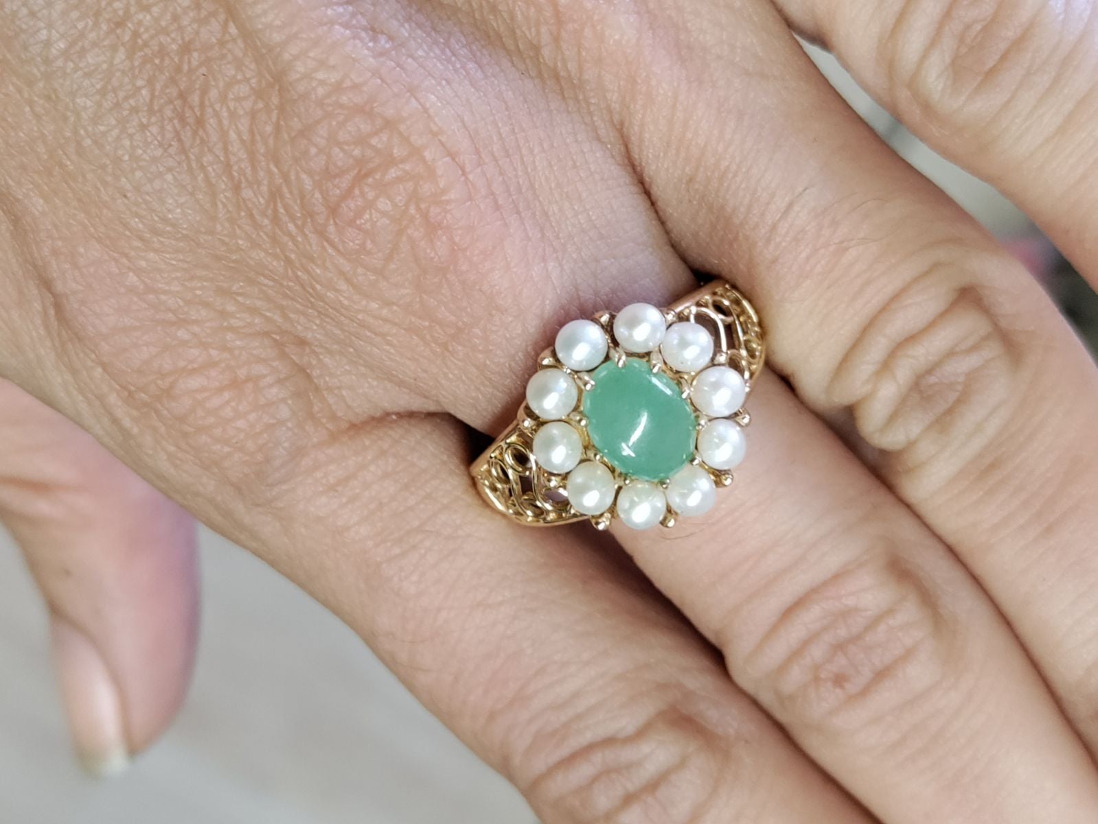 14k yellow gold pearl and Jade ring size 8