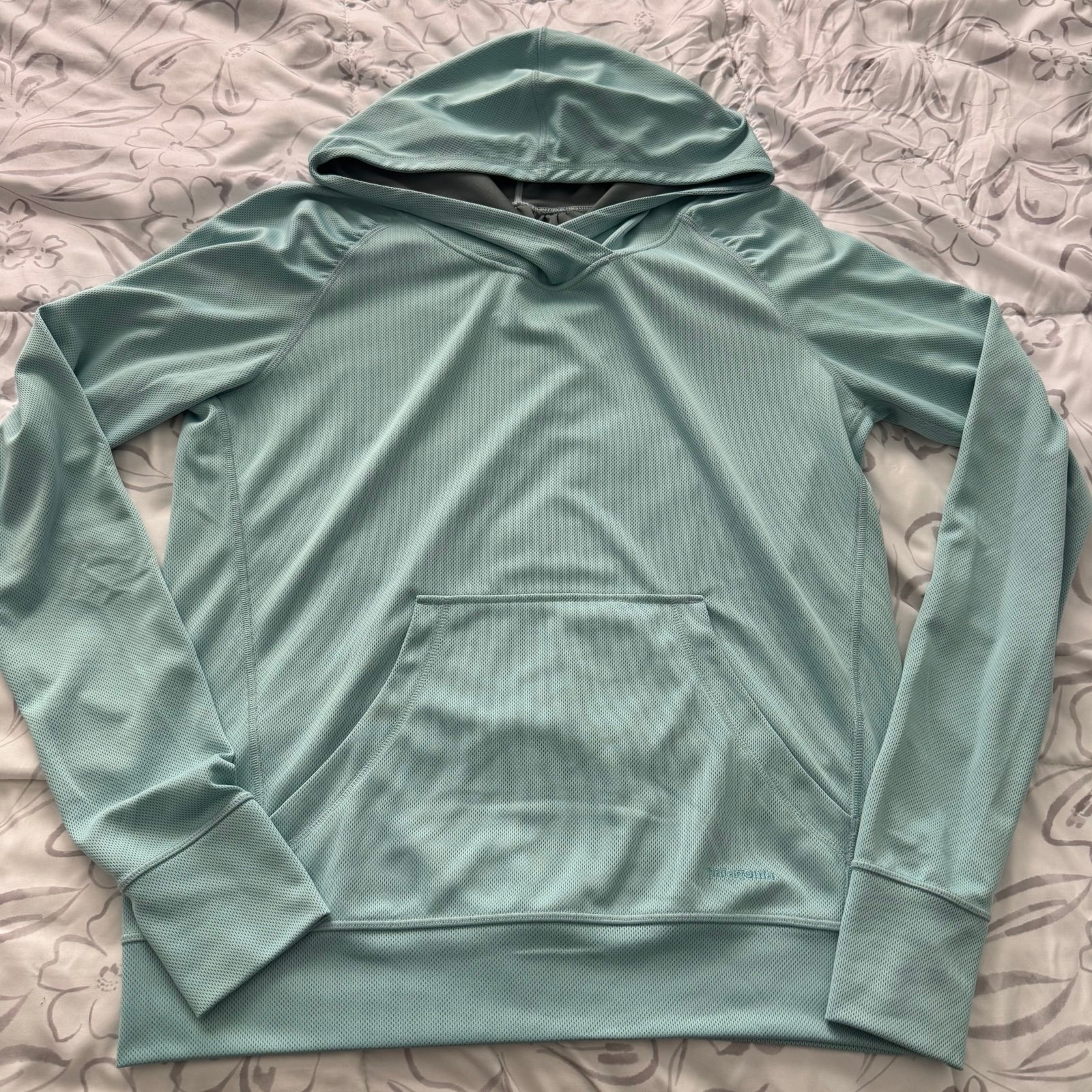 Patagonia Sunshade Hoody Womens Medium Light Blue Teal Lightweight Long Sleeve