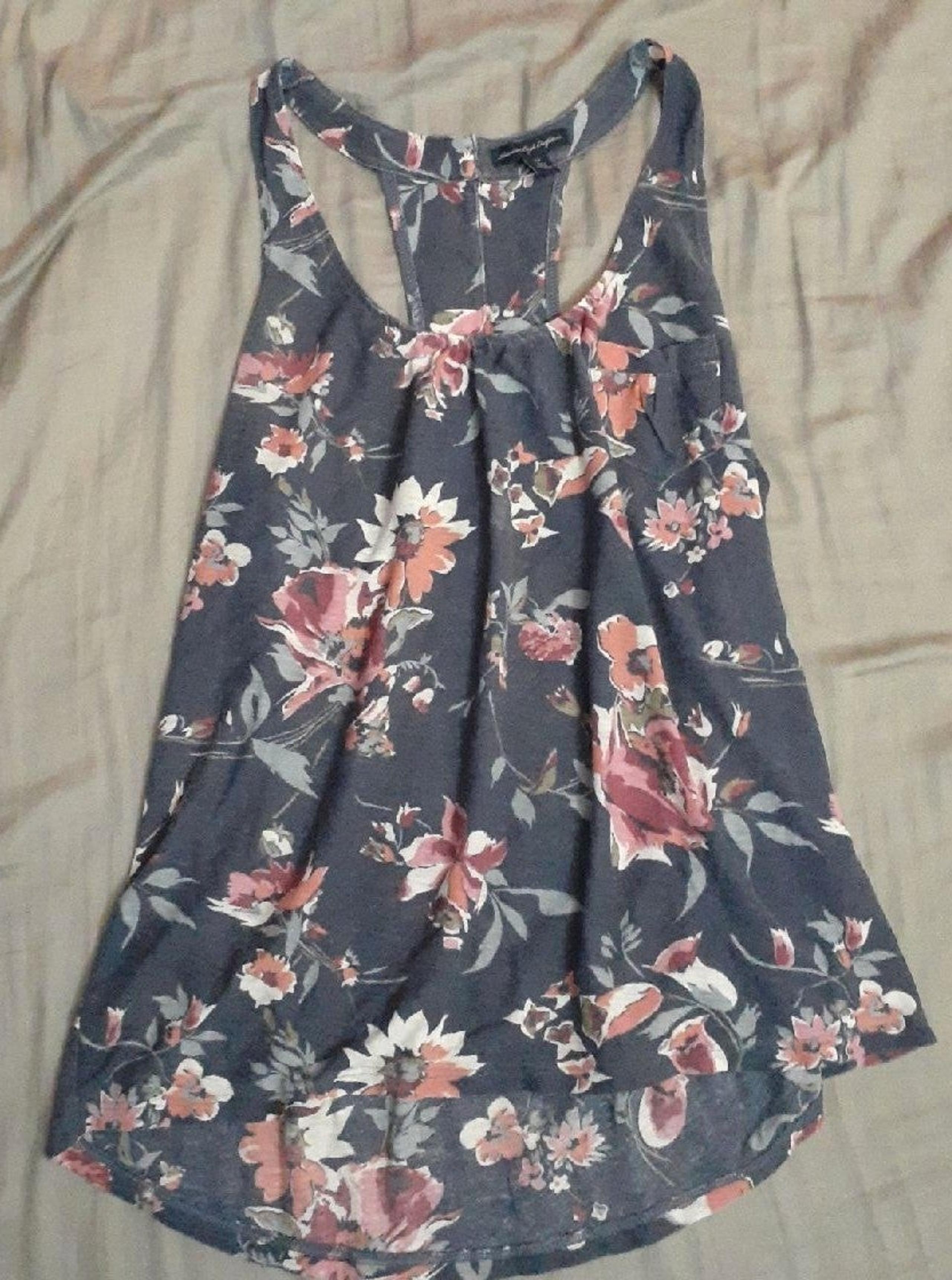 American Eagle Floral Top