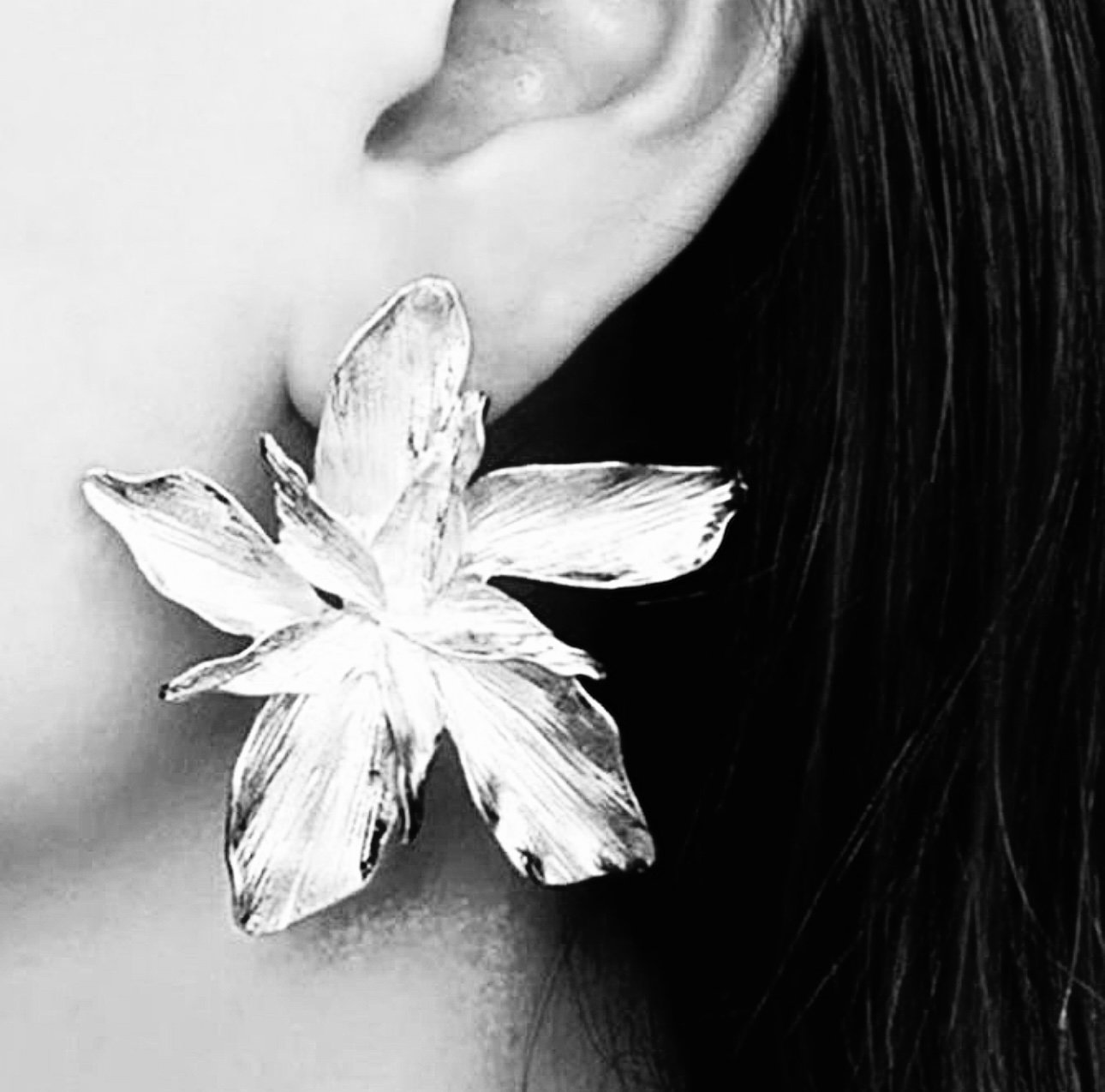 Anthropologie art deco Silver flower EARRIngs 74-93 NWT