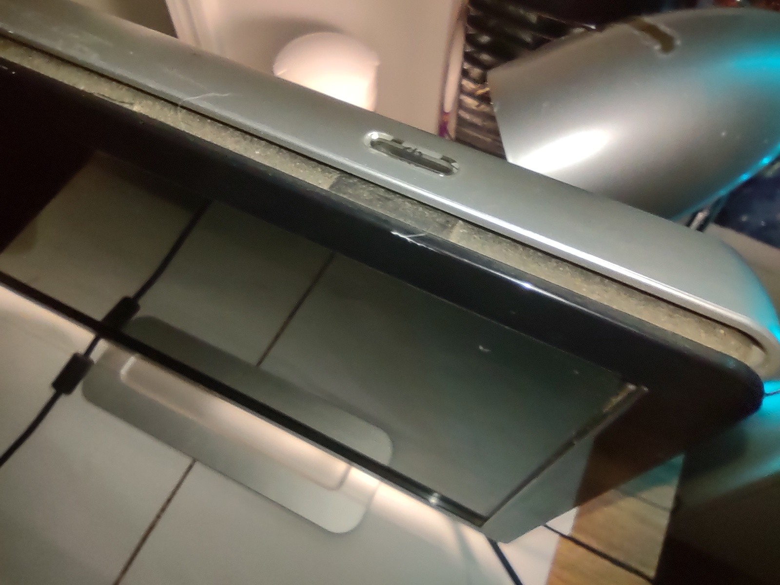HP 30 DVI monitor