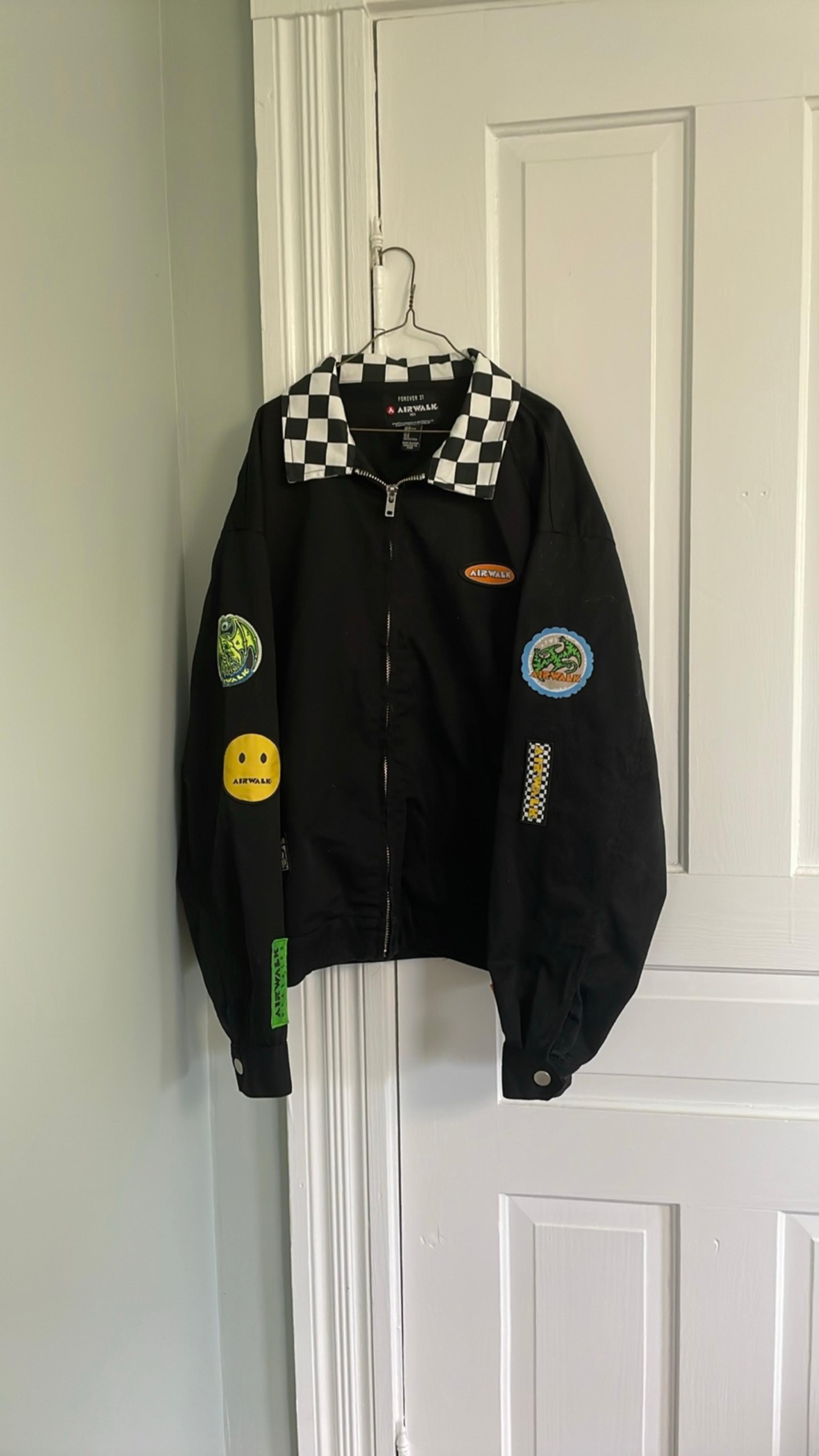 Airwalk Men’s Logo Patch Black Jacket size Medium Forever 21 Full Zip Coat