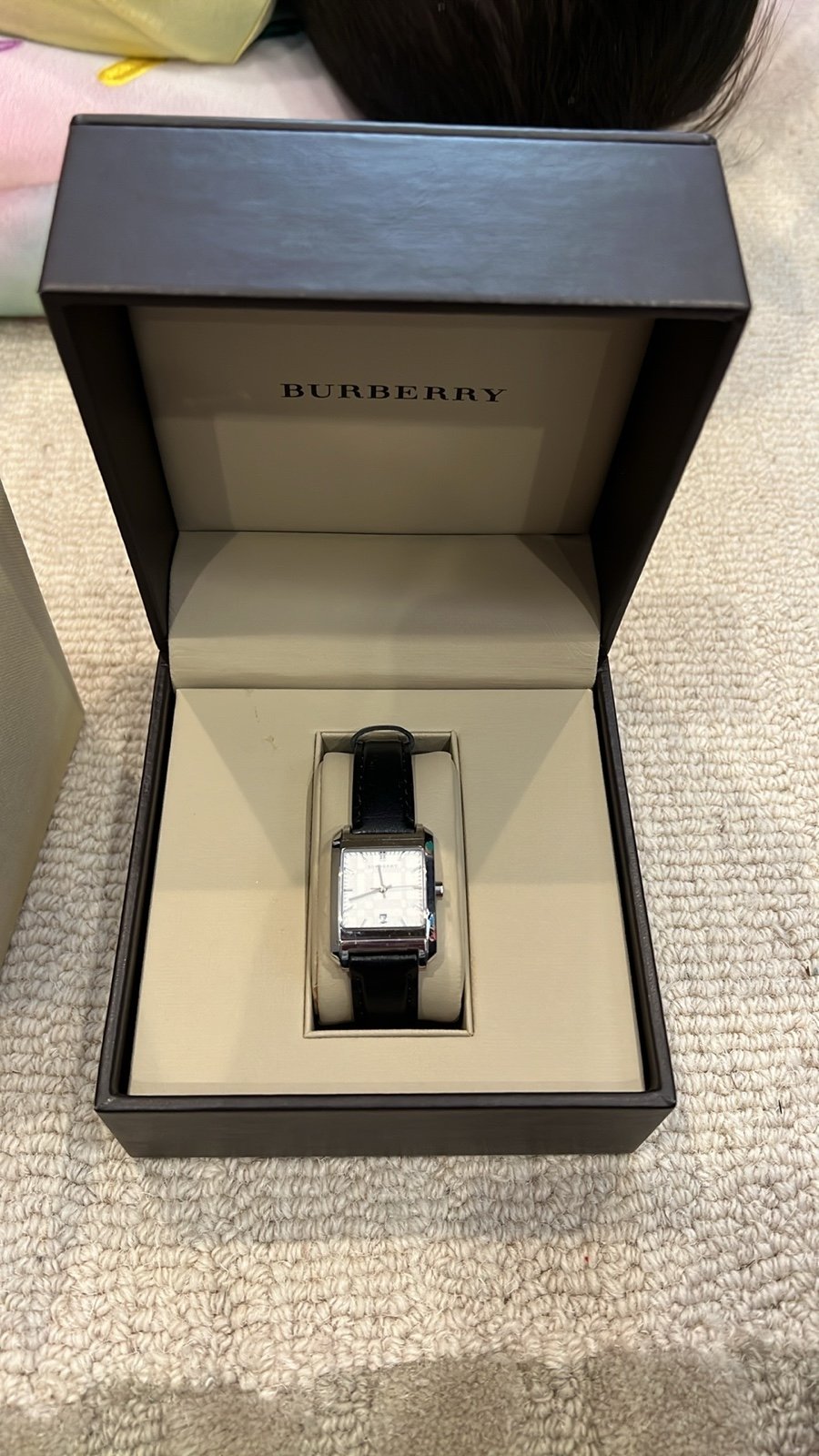 Gently worn Women’s Burberry watch needs battery replacement