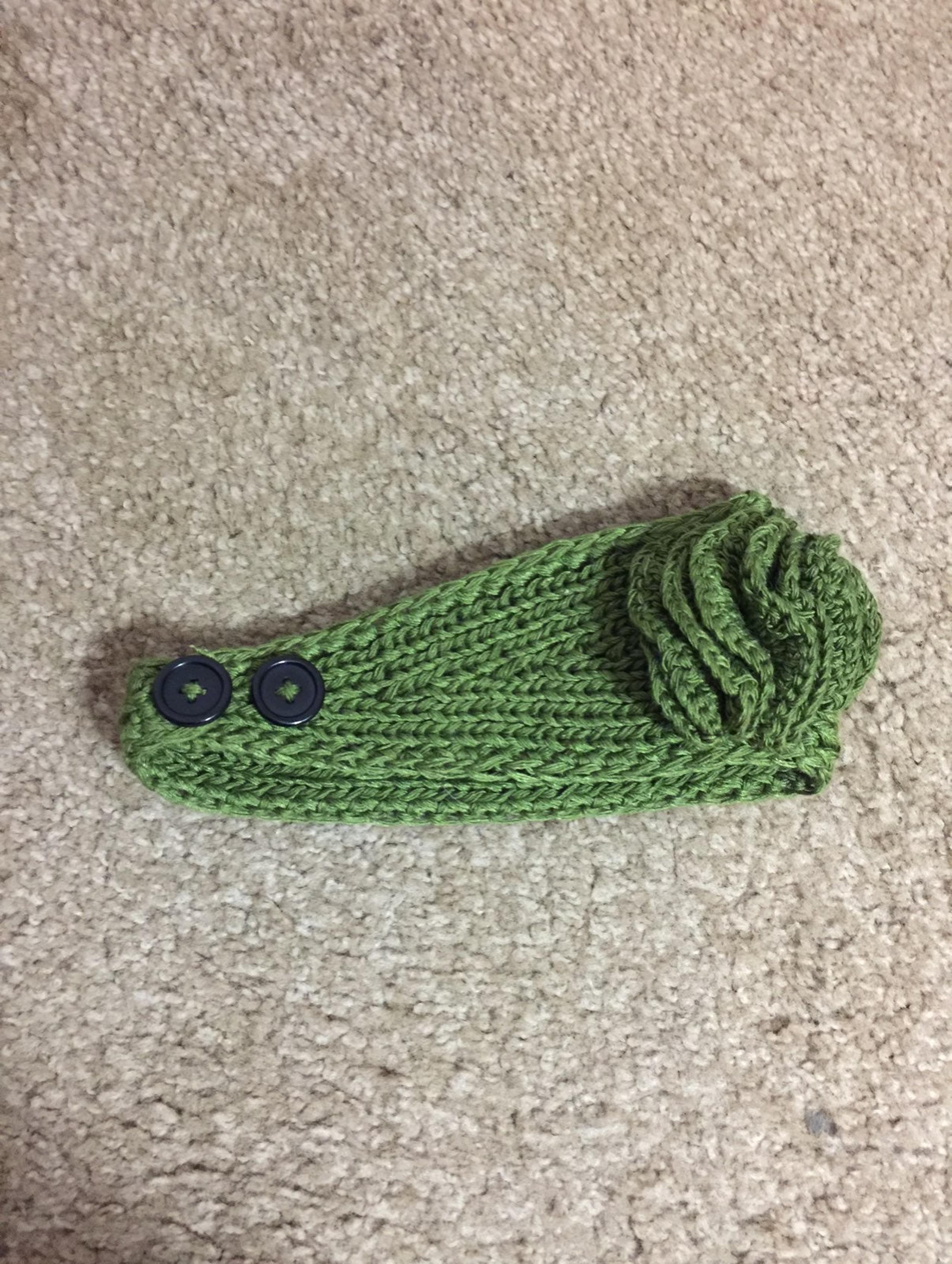 green flower headband