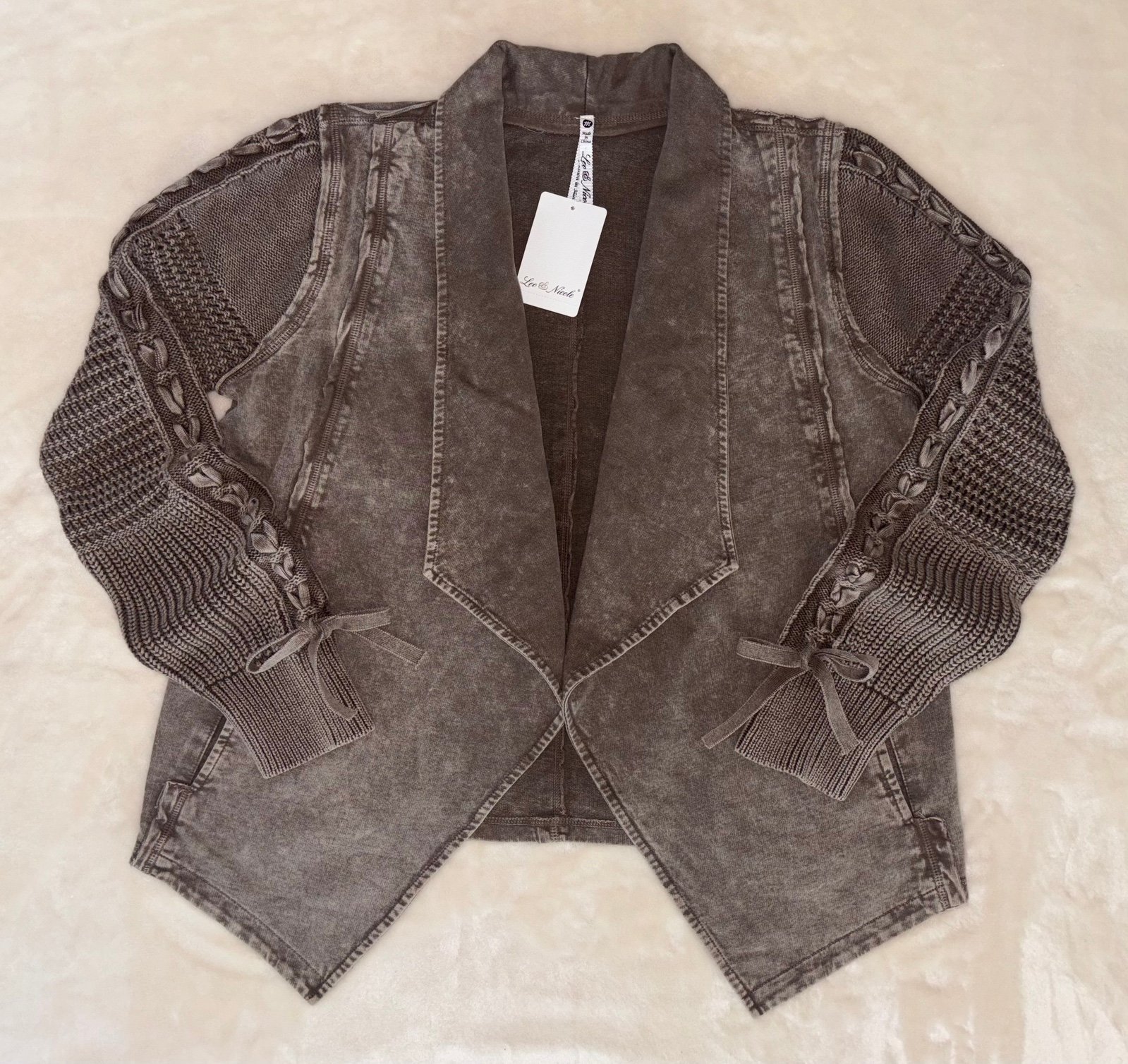 NWT Leo & Nicole Long Sleeve Knitted Fold Hem Jacket w/Pockets bib