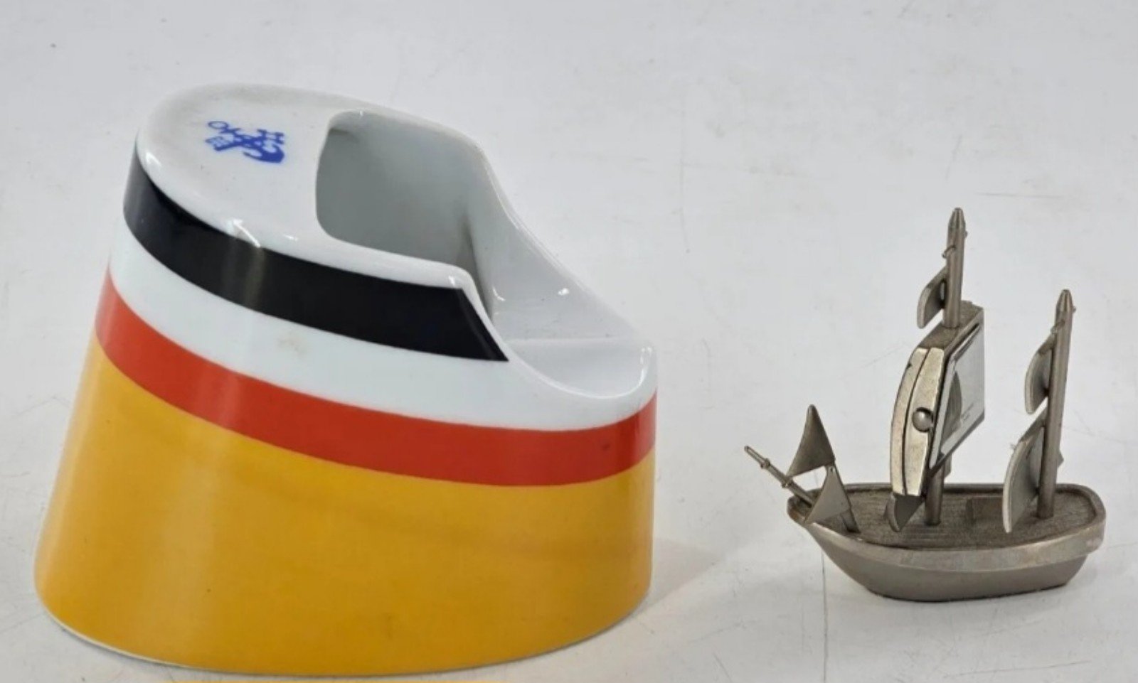German Flag Hapag-Lloyd Smoke Stack Ship Ashtray Porcelain And Small Desk Clock