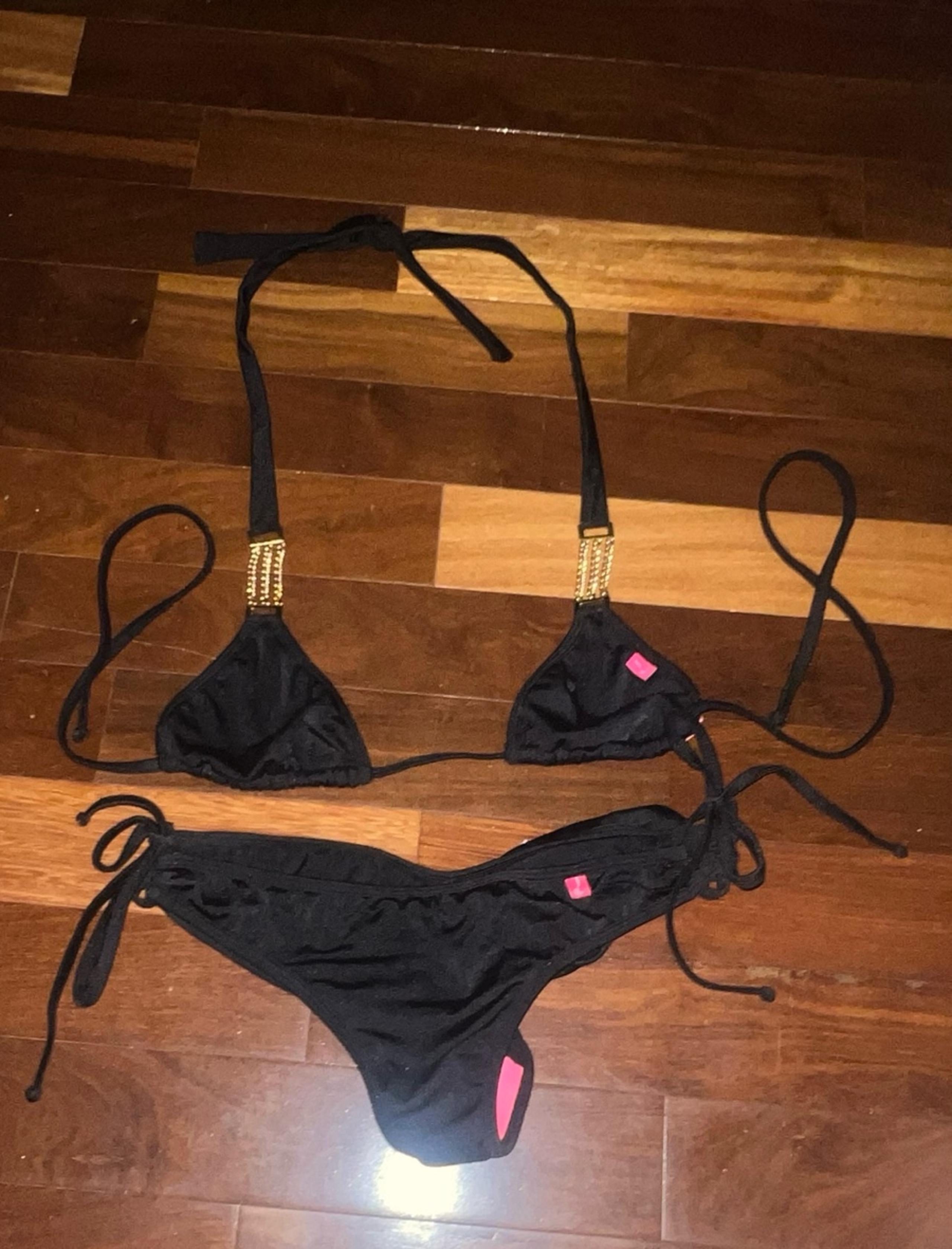 Chynna Dolls bikini black with gold chain detail