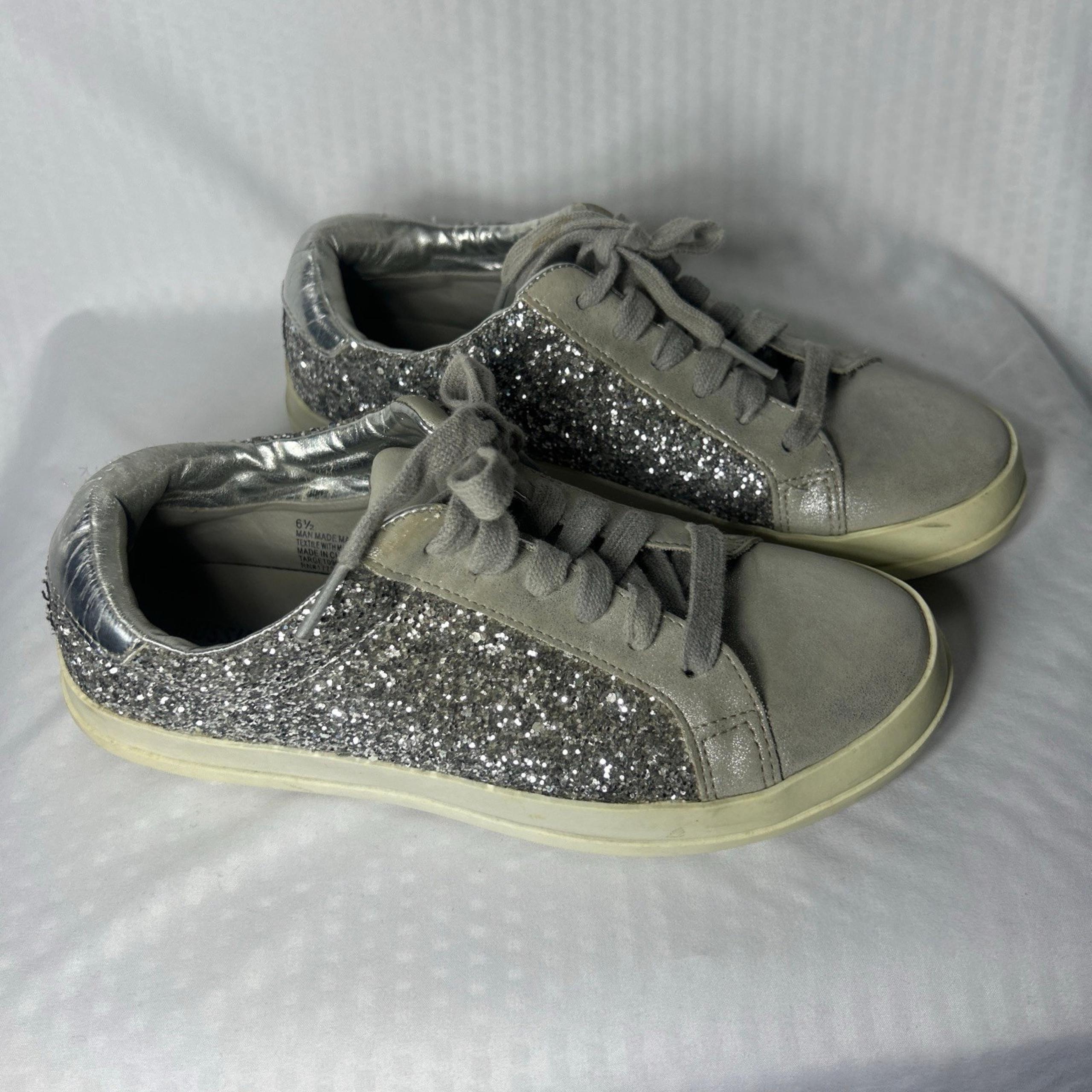 Mossimo Supply Co. Shoes Womens 6.5 Low Top Sneakers Silver Round Toe Casual