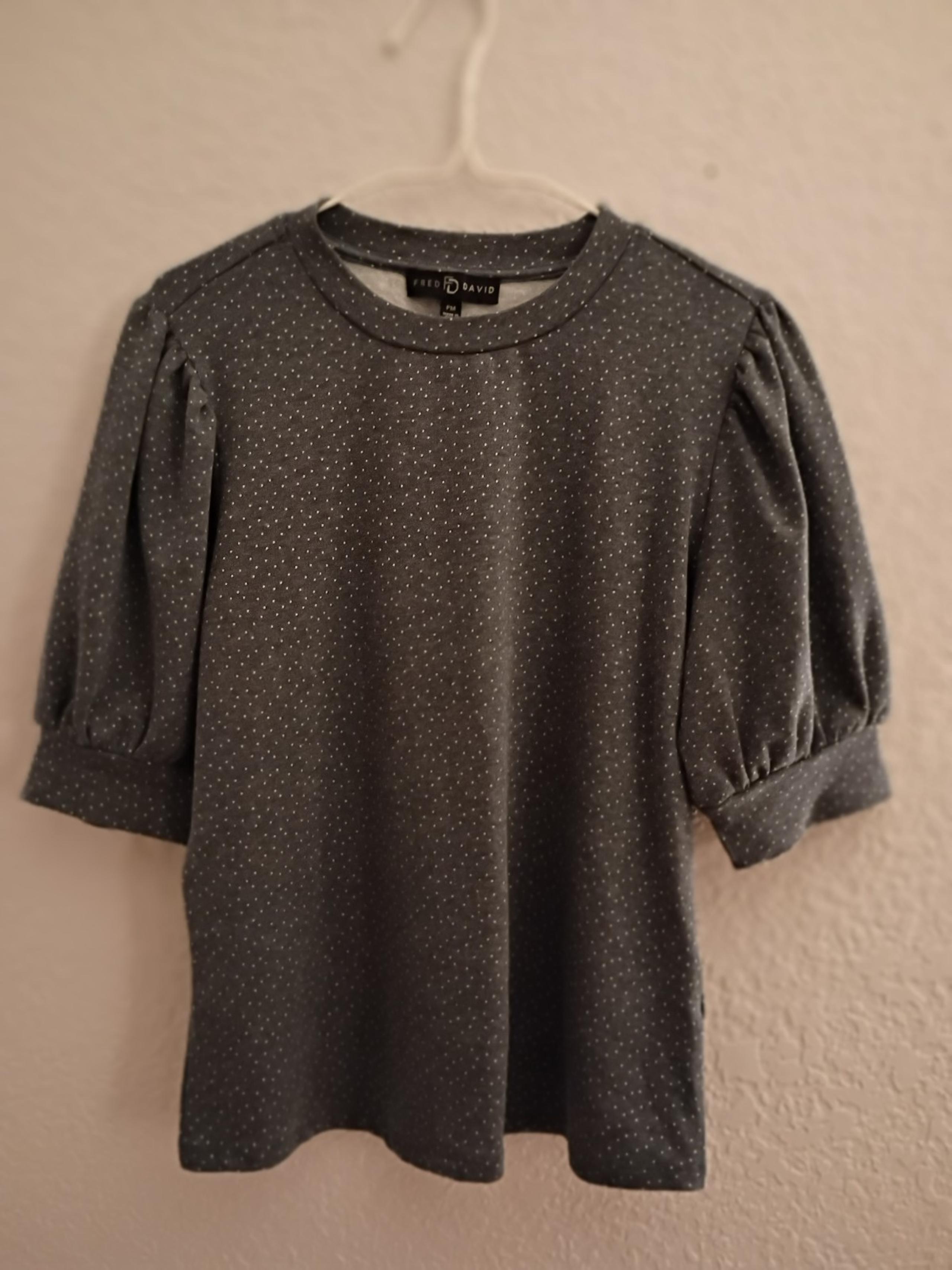 Gray With White Dots Short Sleeved Sweatshirt Top