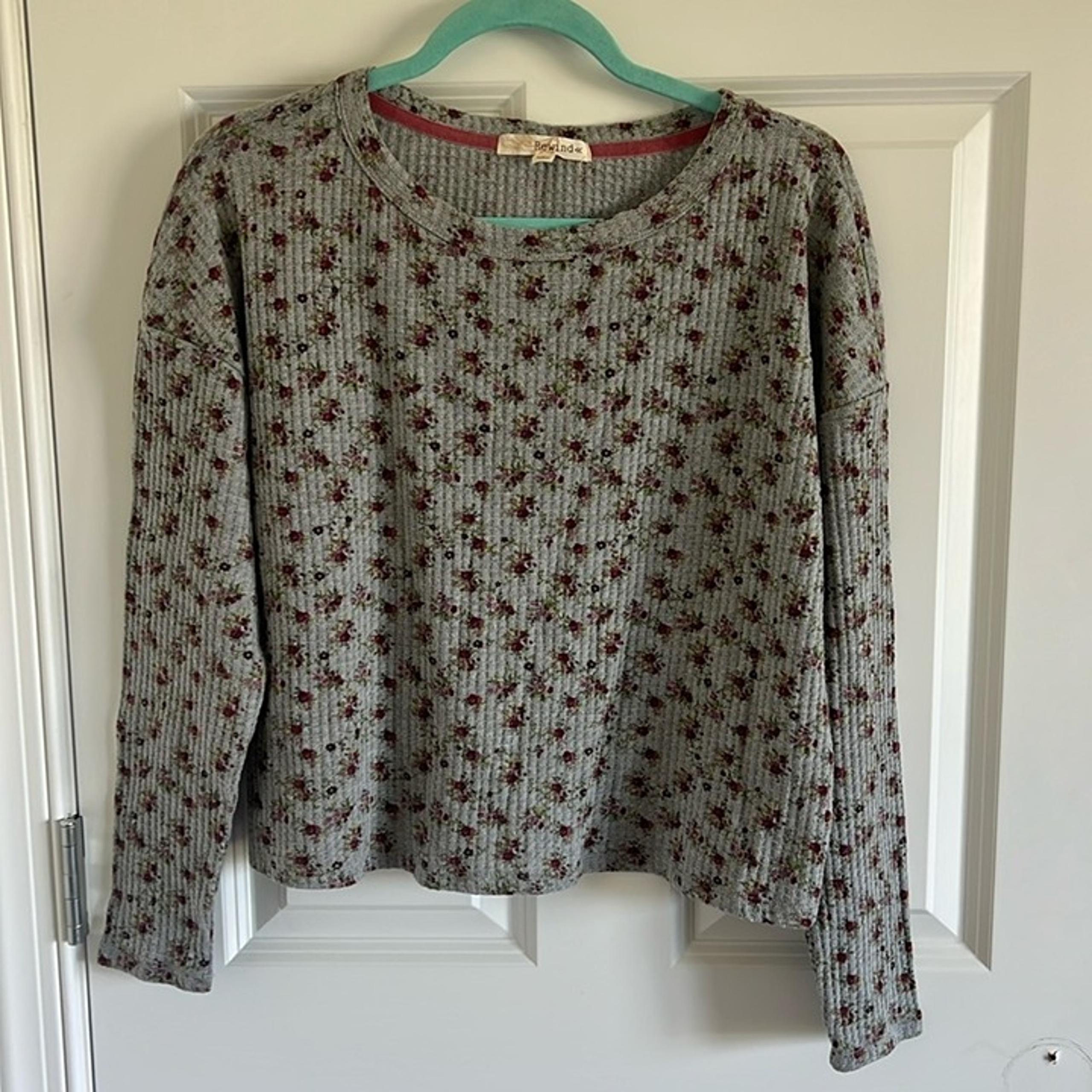 Rewind Gray Floral ribbed tshirt size large