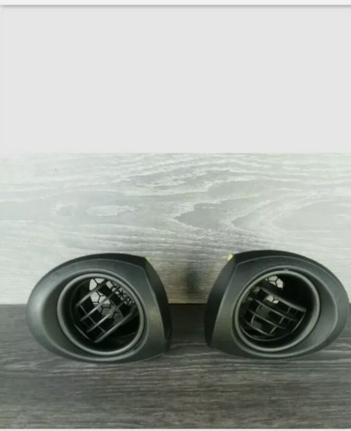 2012 Toyota Prius C left and right AC vents
