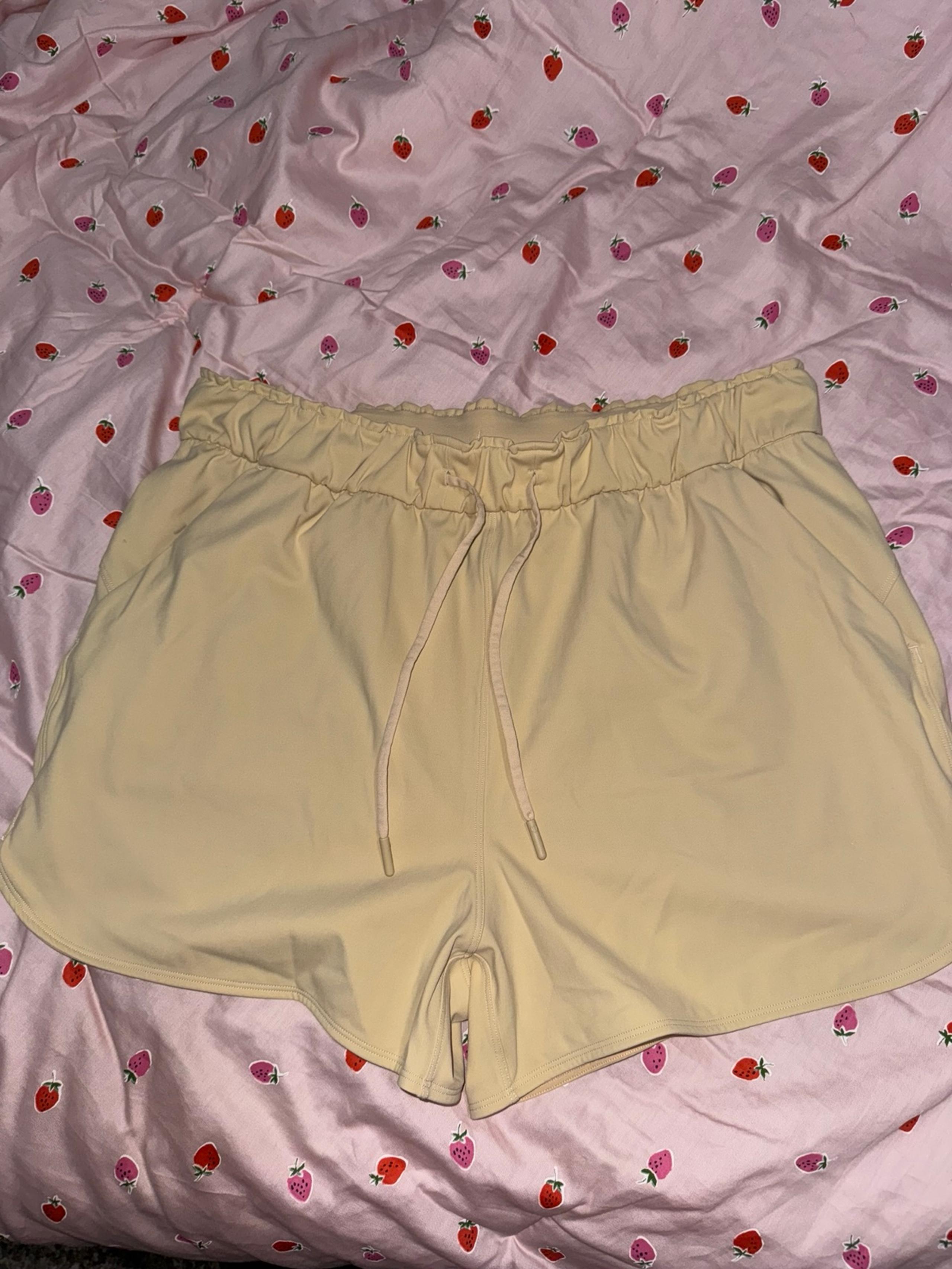 Lululemon Women’s Pastel Yellow Shorts