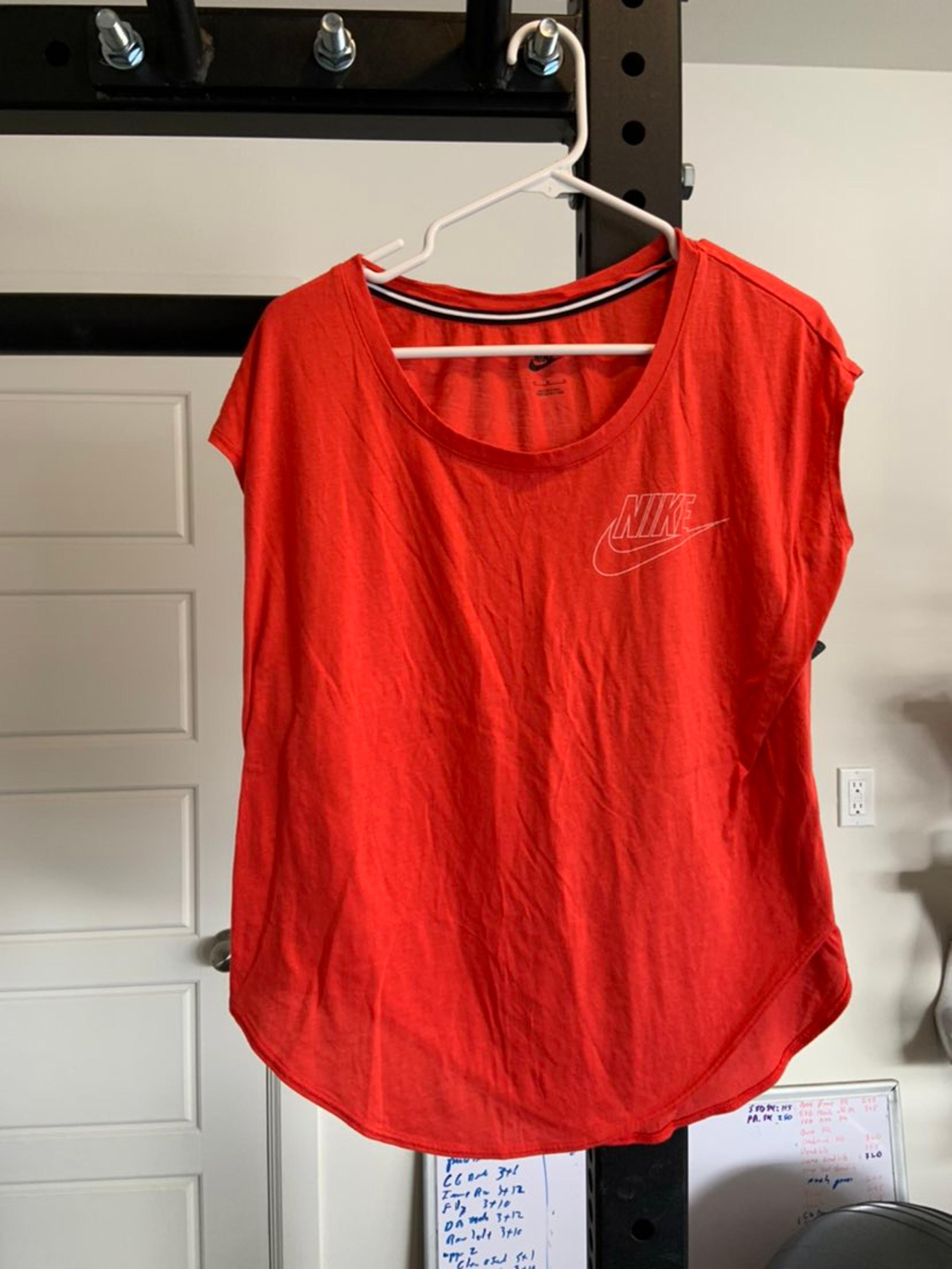 Nike Women Size Medium Blouse