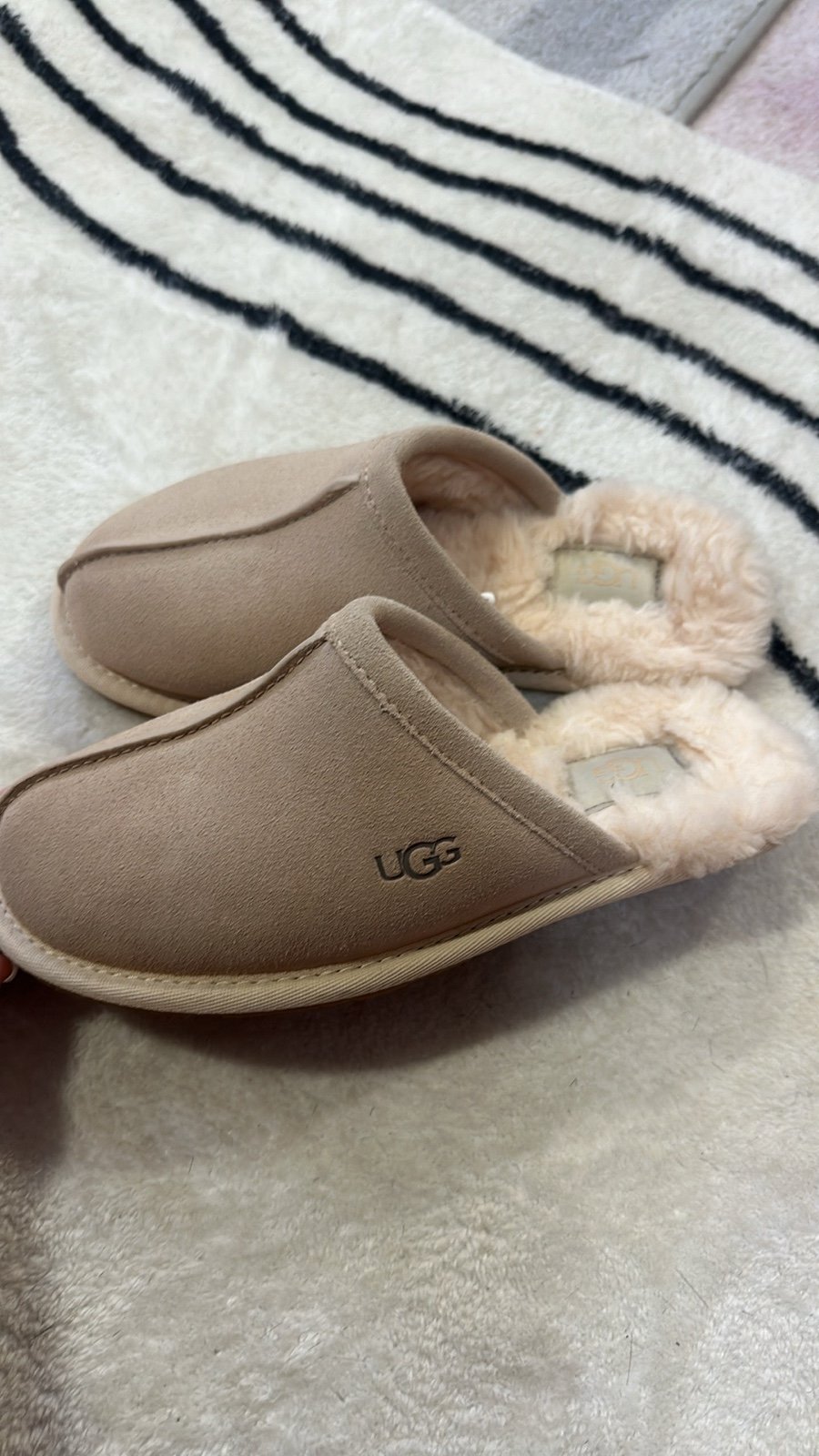Ugg woman slipper