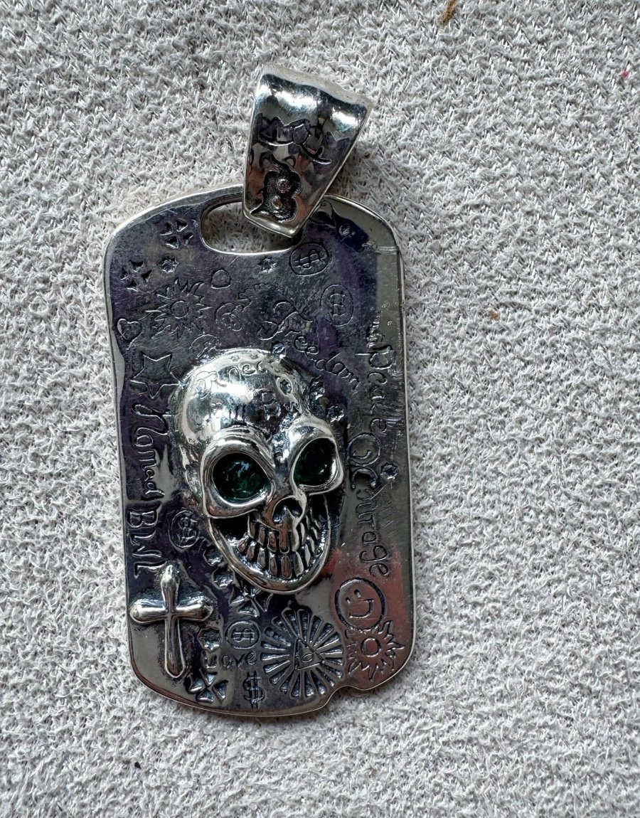 Skull pendant