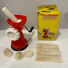 Pasta Machine with 4 Pasta Forms Abernathy & Closther