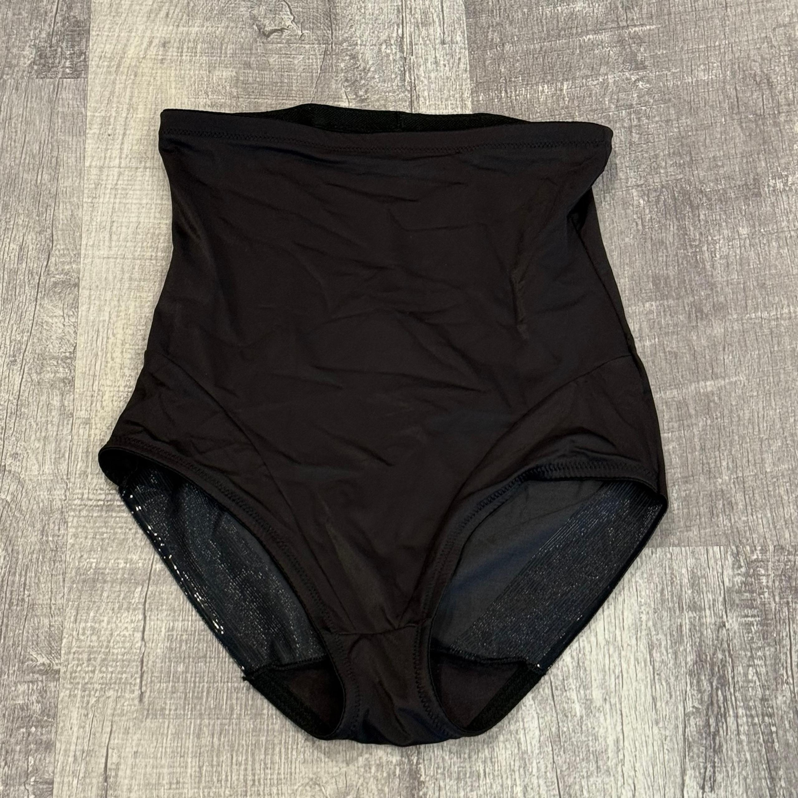 Naomi and Nicole Medium Shape Wear New Without Tags
