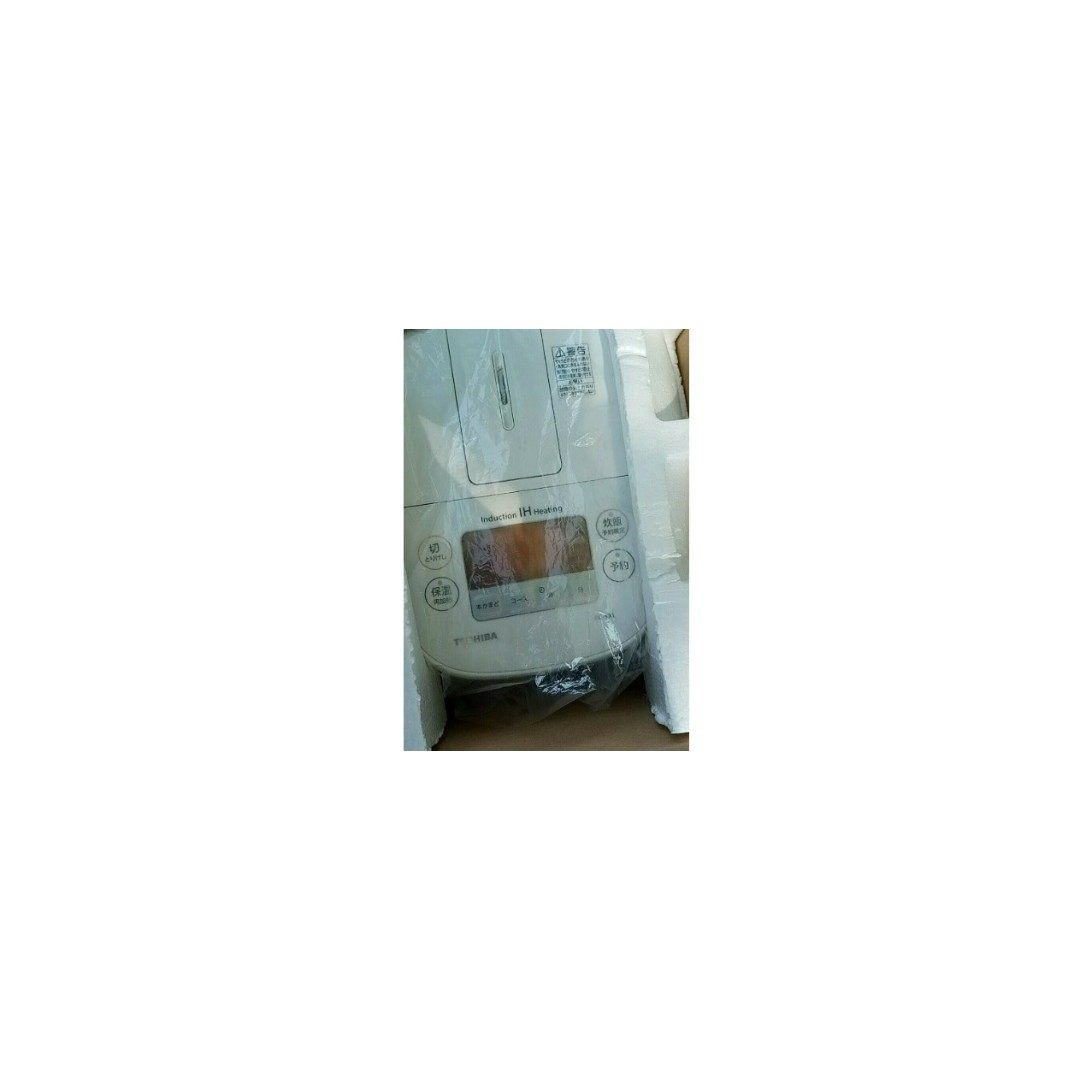 Toshiba Cooker Rice Vacuum IH Jar RC-10VRP-W White 5.5 Go AC100V New Box Open Bo