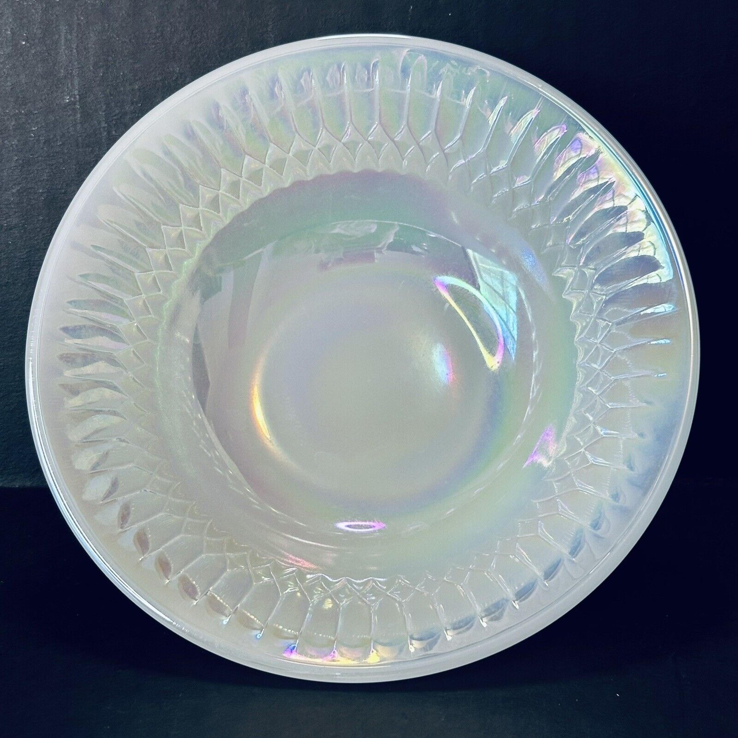 Federal Glass Moonglow (Iridescent) Cereal Bowl Shell Pearl Iridescence VTG