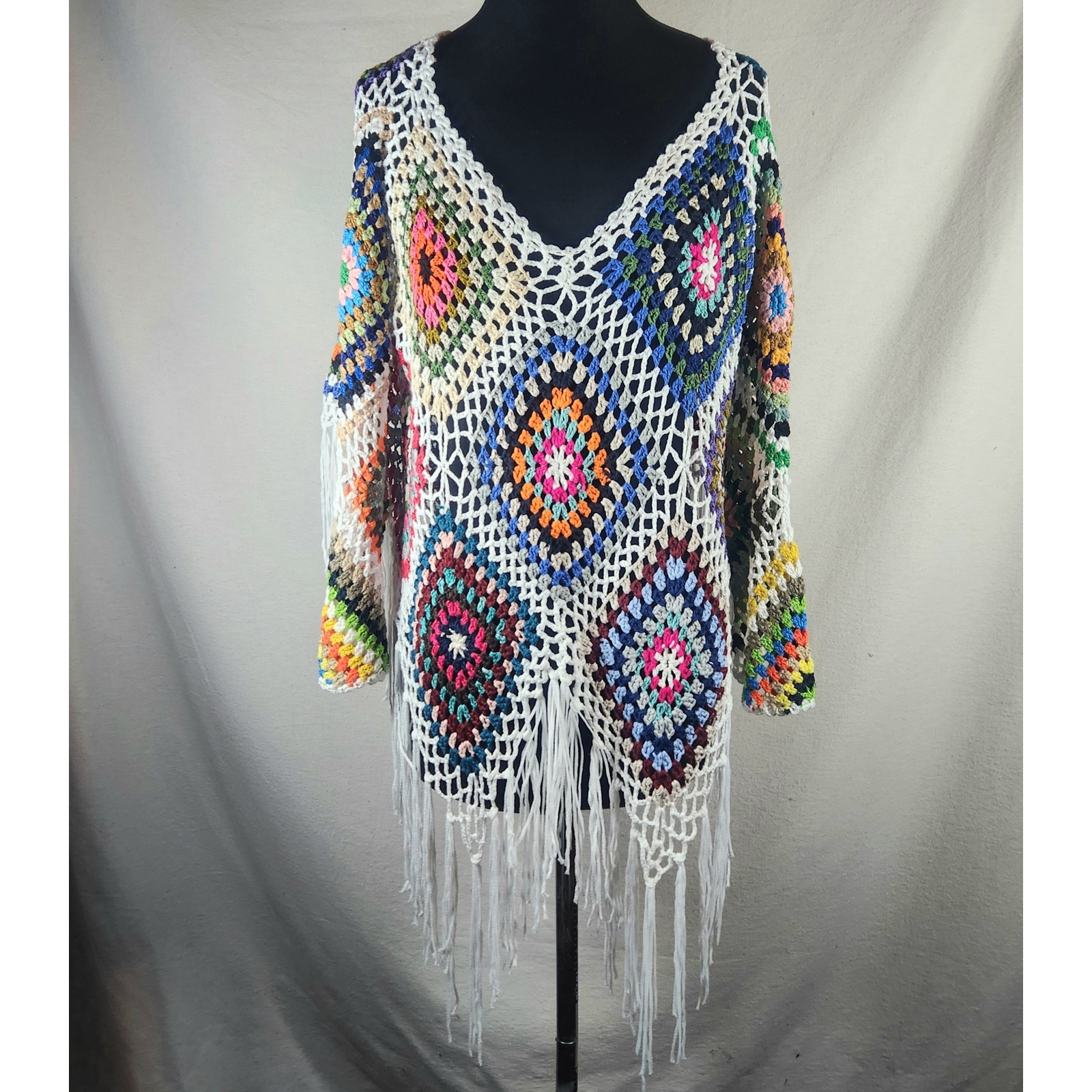 NWOT Blakeley Crochet Poncho Size PS Can Fit Medium BoHo Chic Beach Coverup