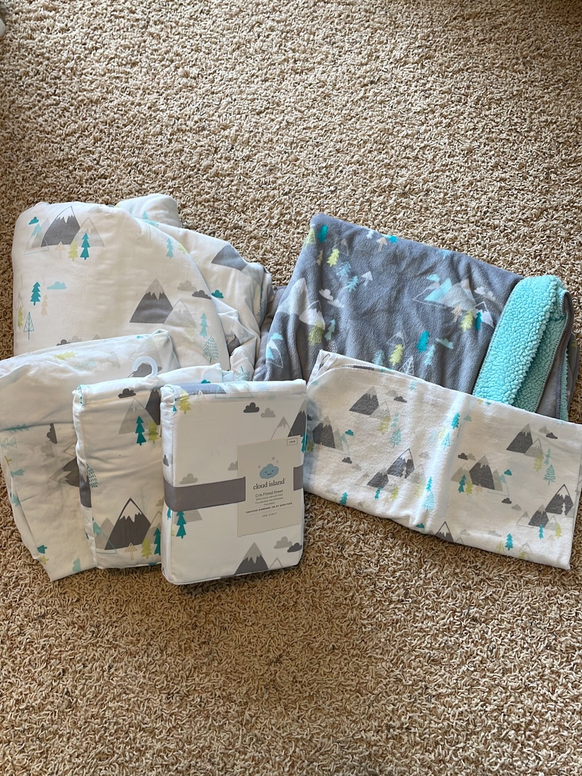 Nursery items: Crib sheets and blankets